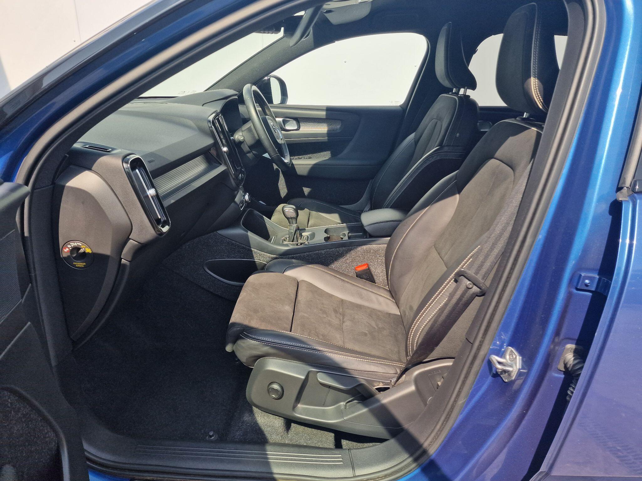 Volvo XC40 view 35
