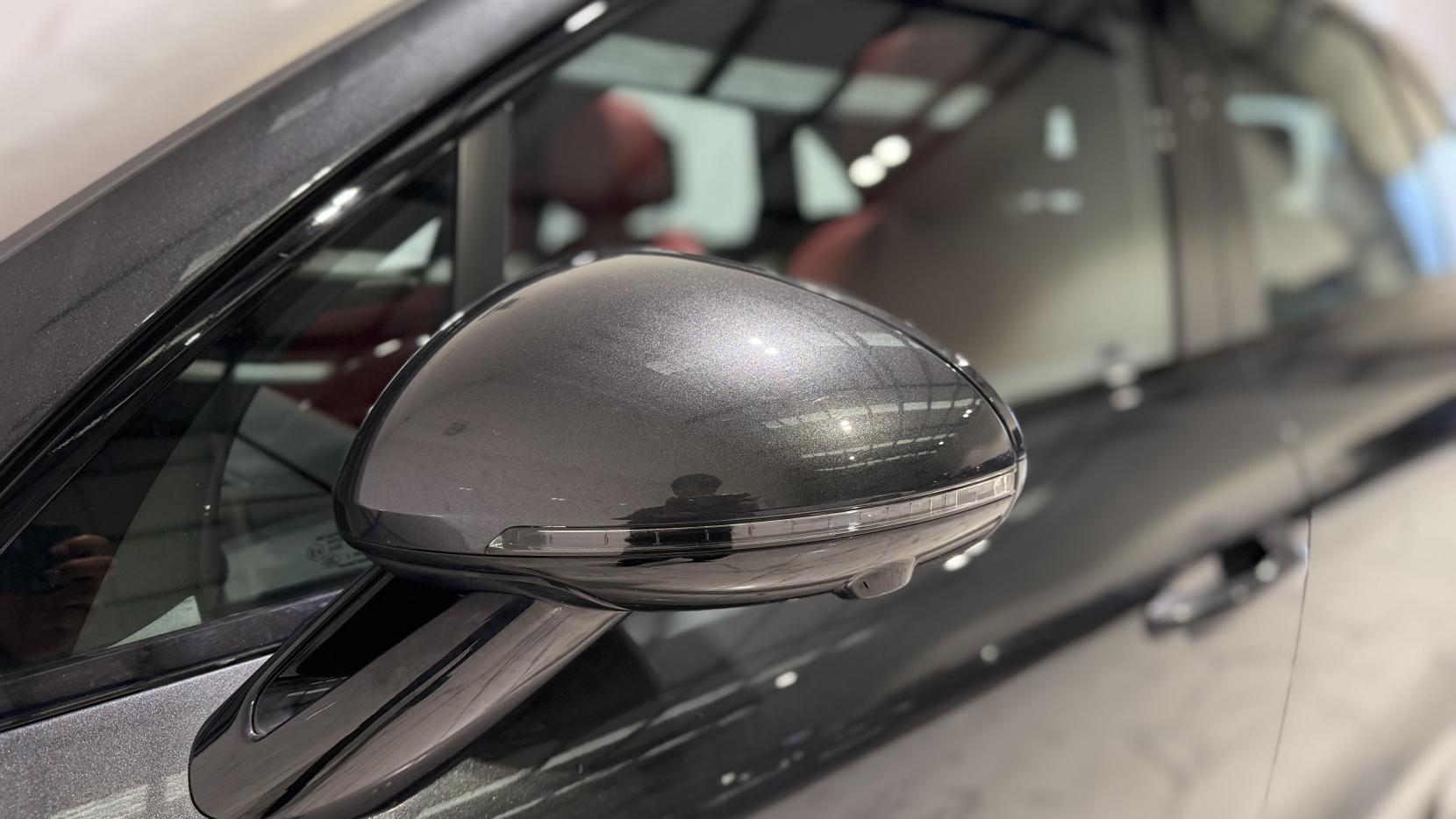 Porsche Macan view 50