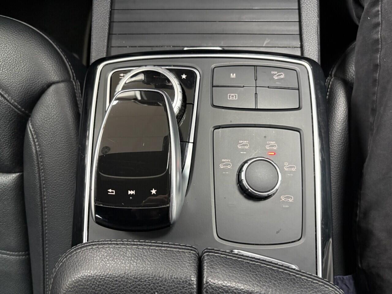 Mercedes-Benz Gle view 30