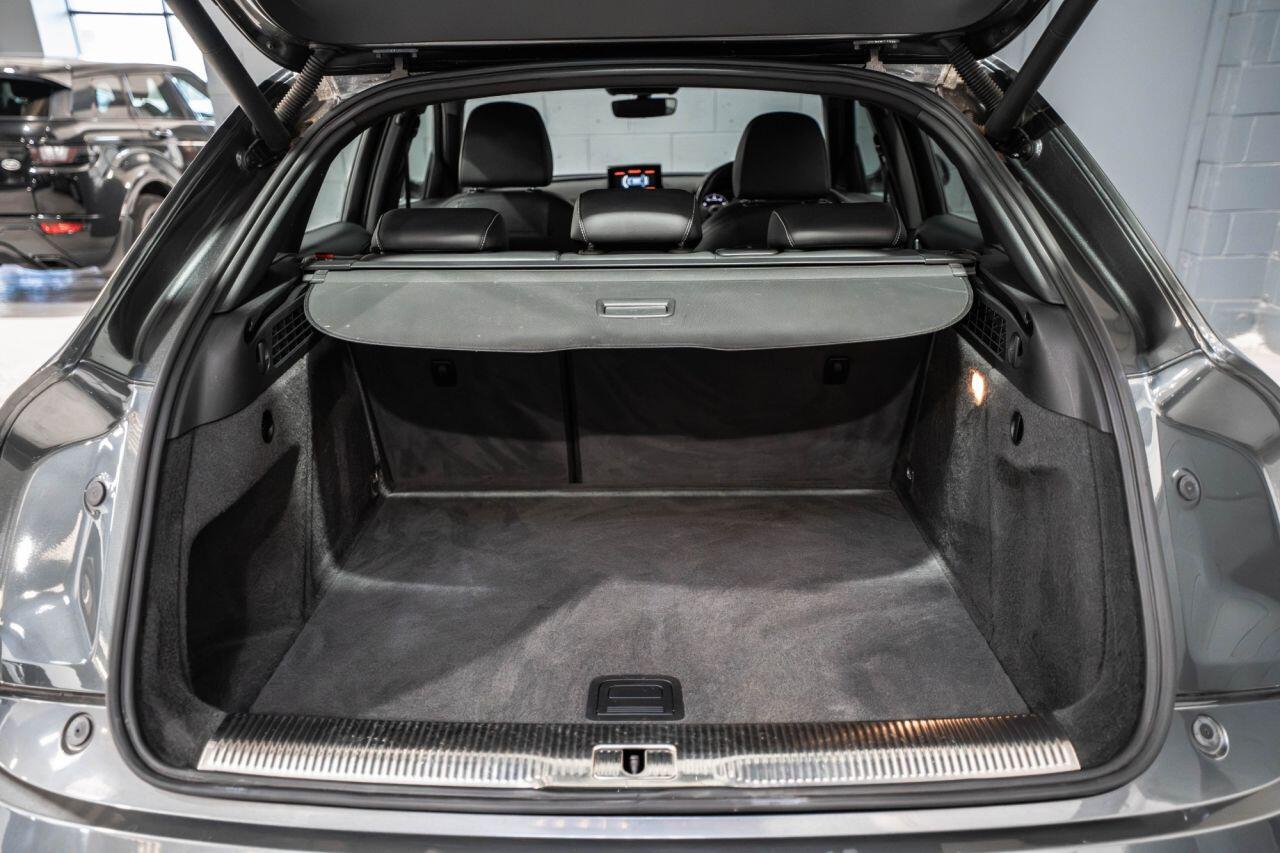 Audi Q3 view 43