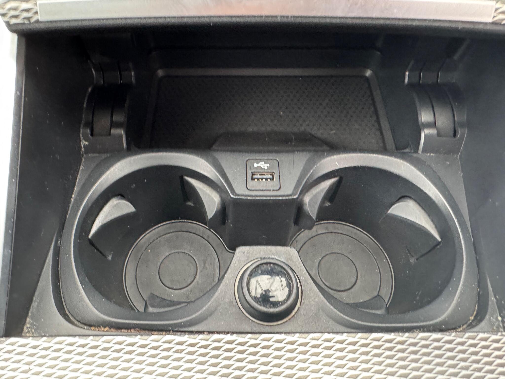 BMW 3 Series view 25