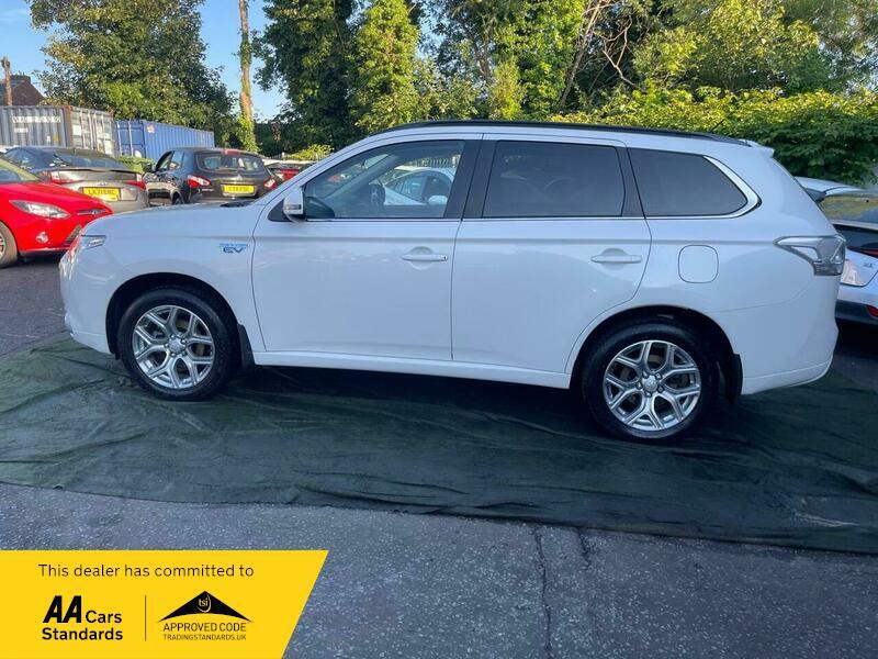 2014 Mitsubishi Outlander image 20