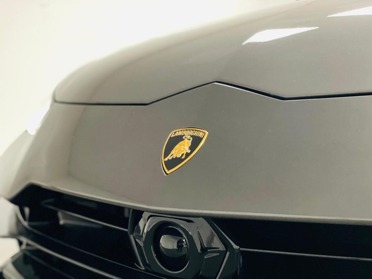Lamborghini Urus view 20