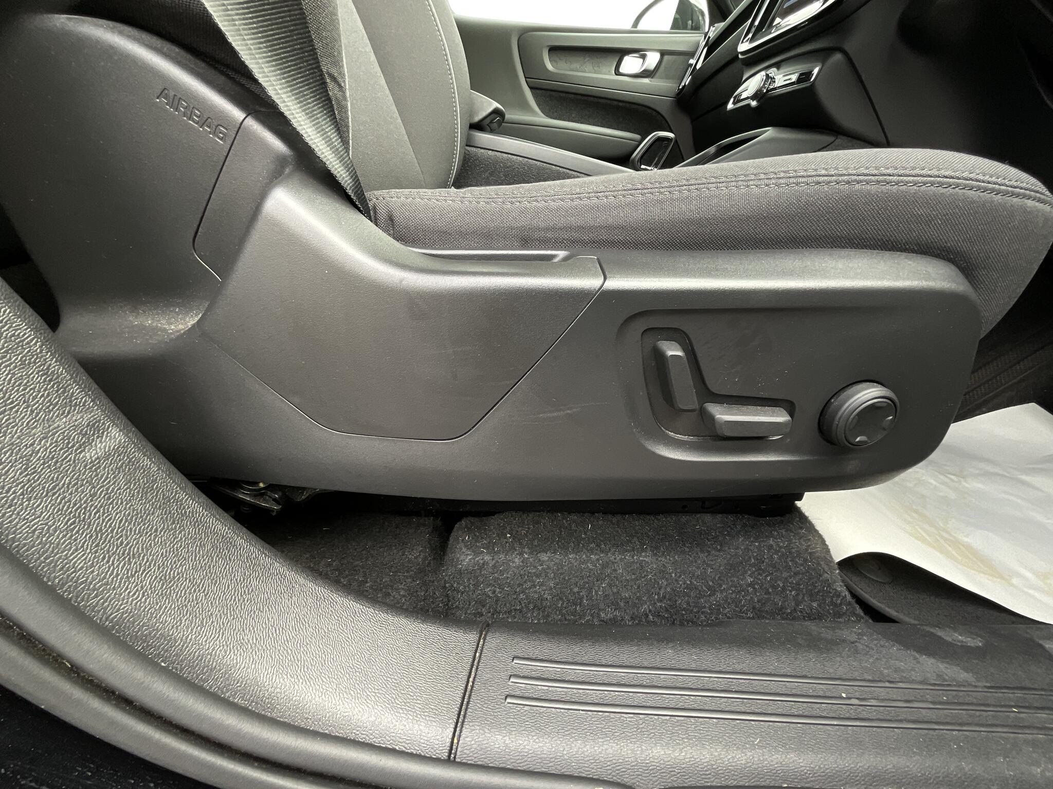 Volvo XC40 view 10