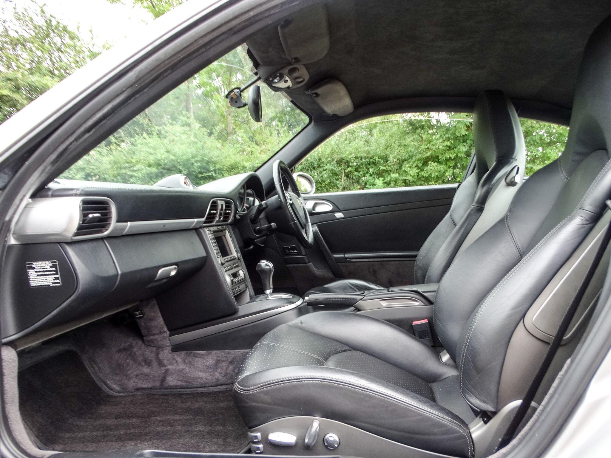 Porsche 911 view 3