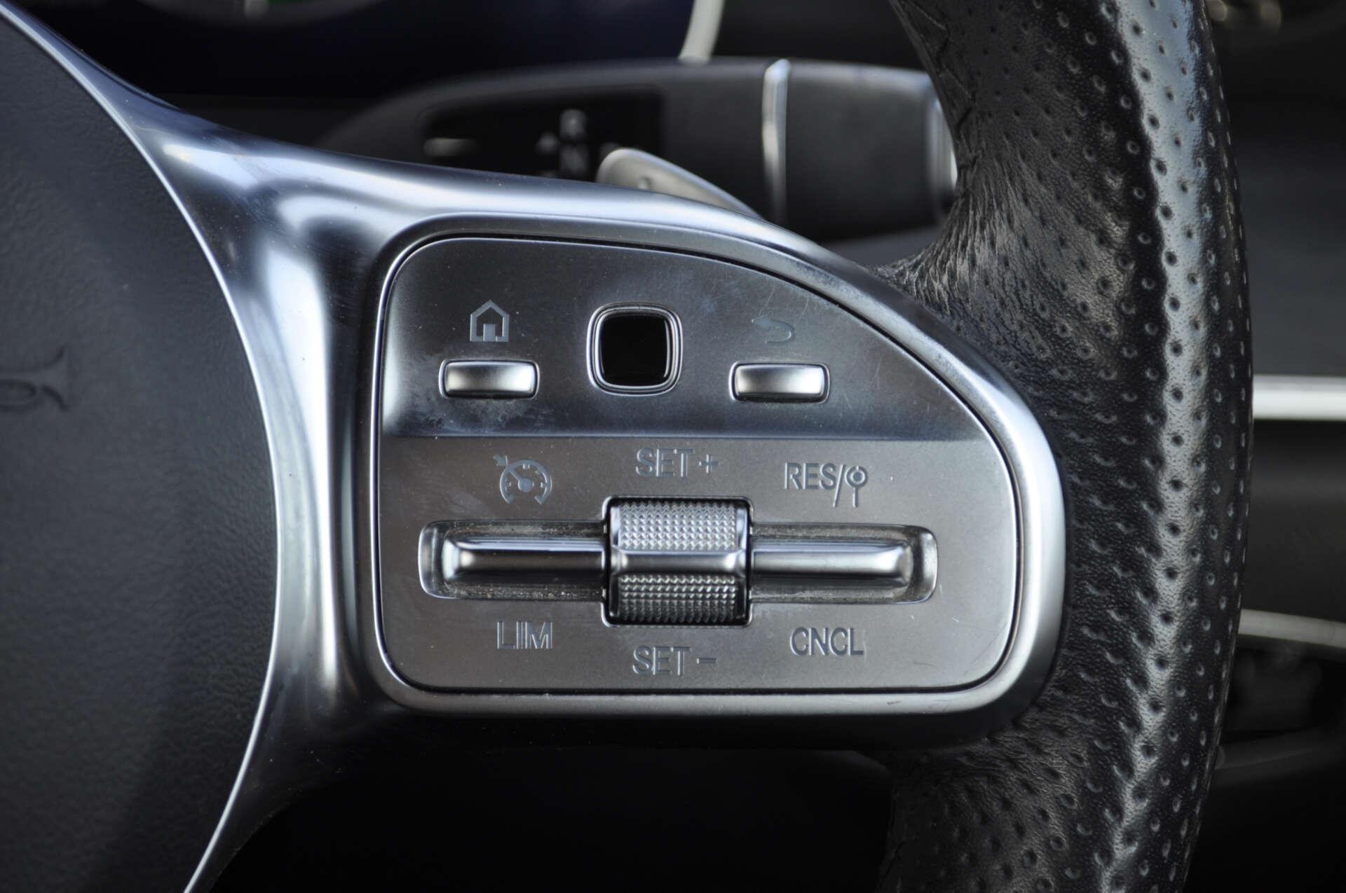 Mercedes-Benz E-Class view 17