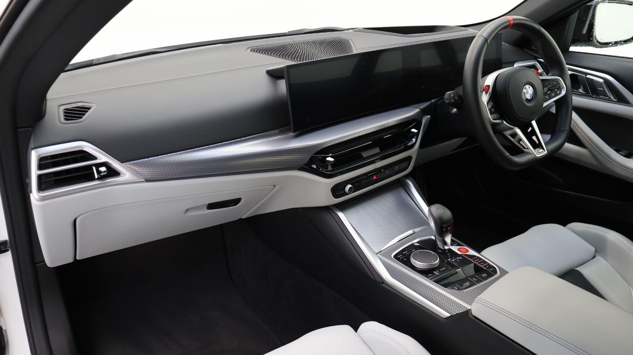 BMW M4 view 7