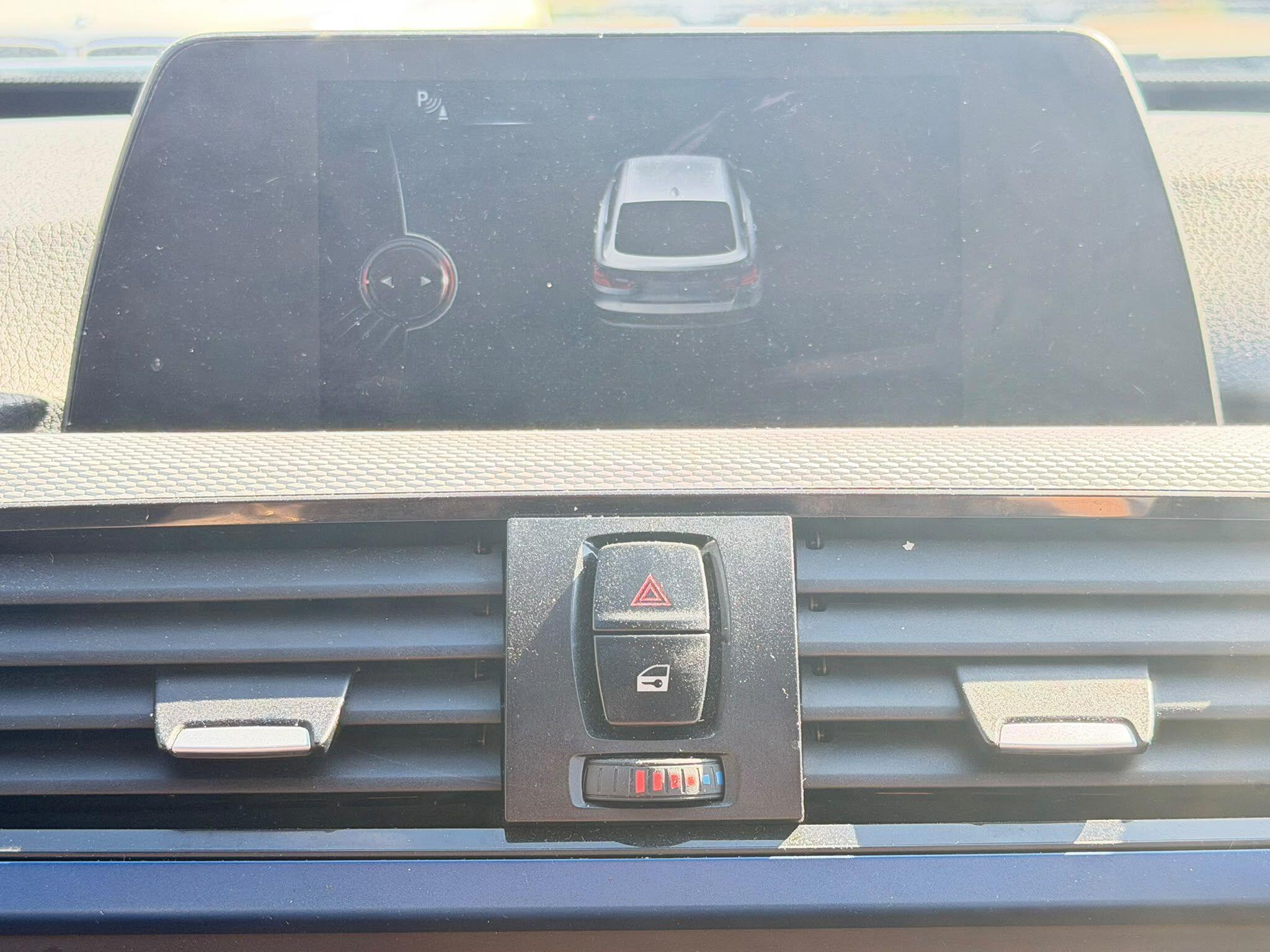 BMW 3 Series view 25