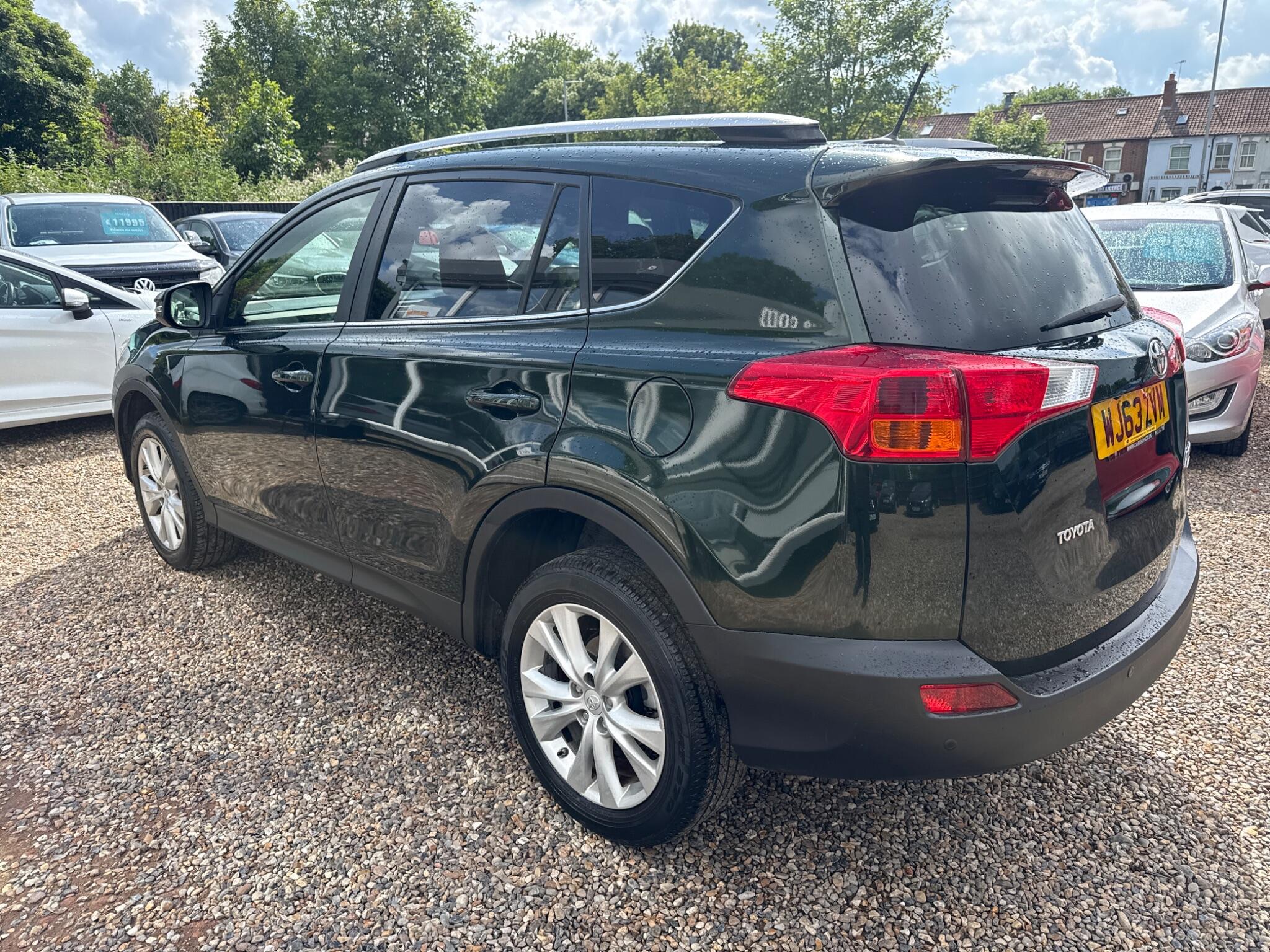 Toyota Rav4 view 5