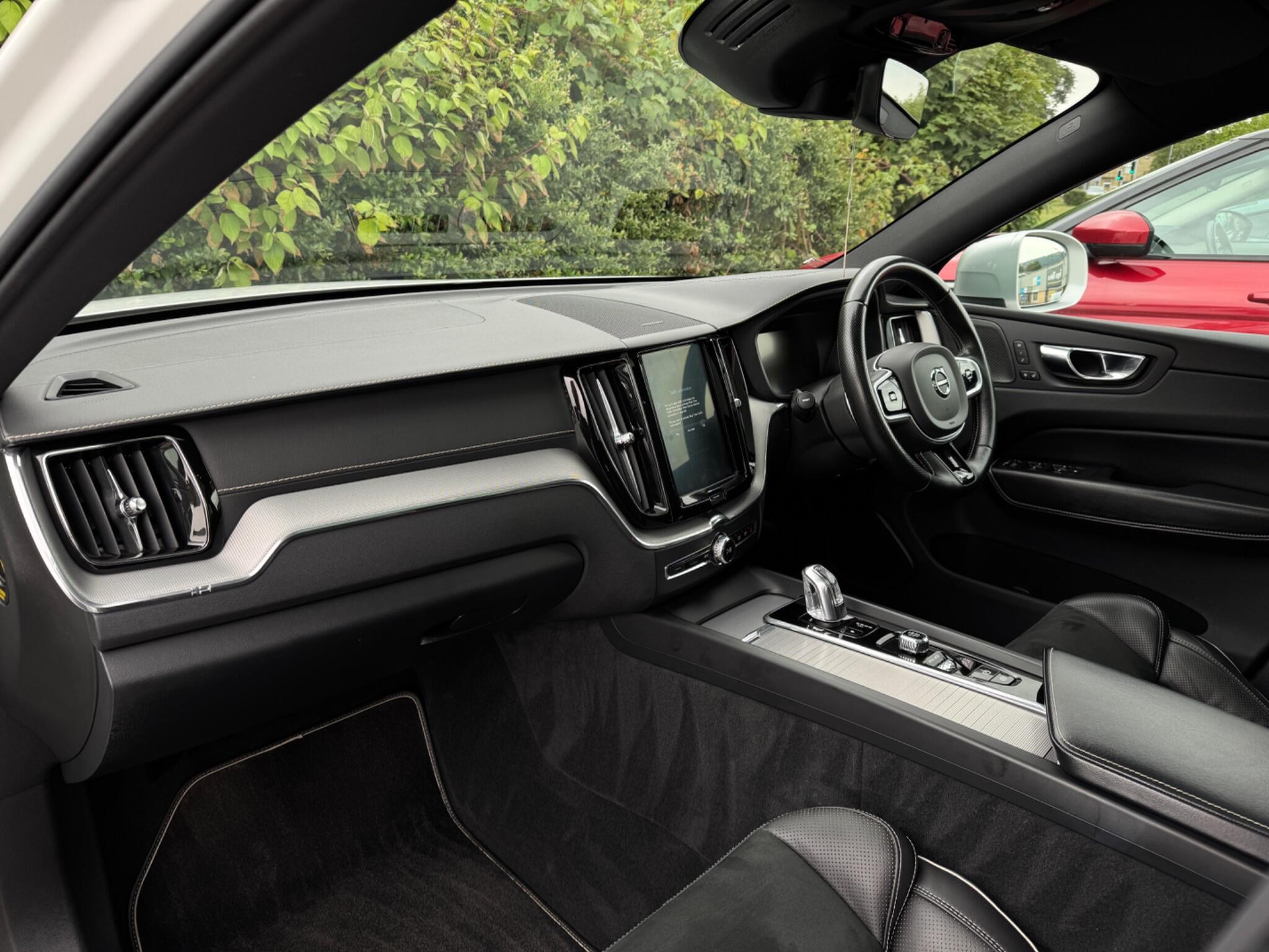 Volvo XC60 view 16
