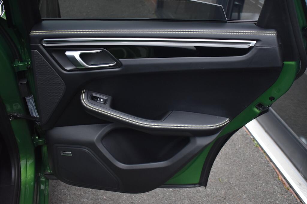 Porsche Macan view 42
