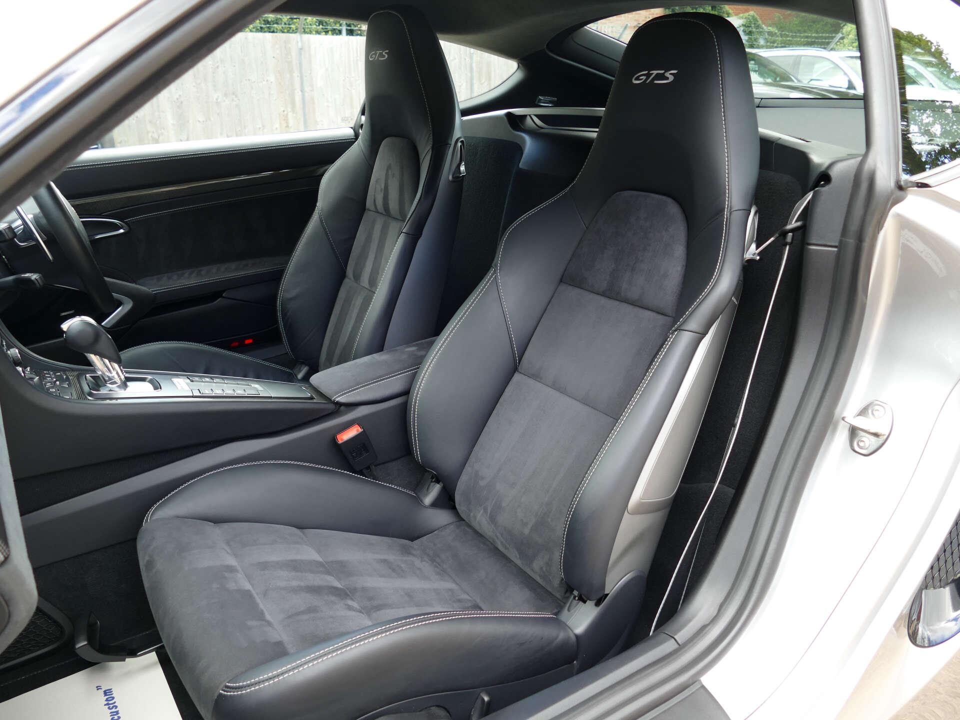 Porsche Cayman view 33