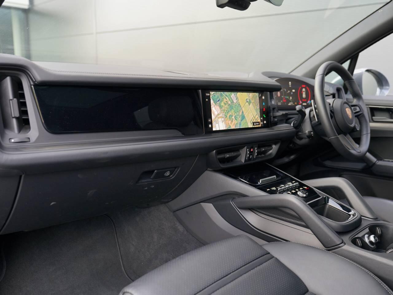Porsche Cayenne view 5