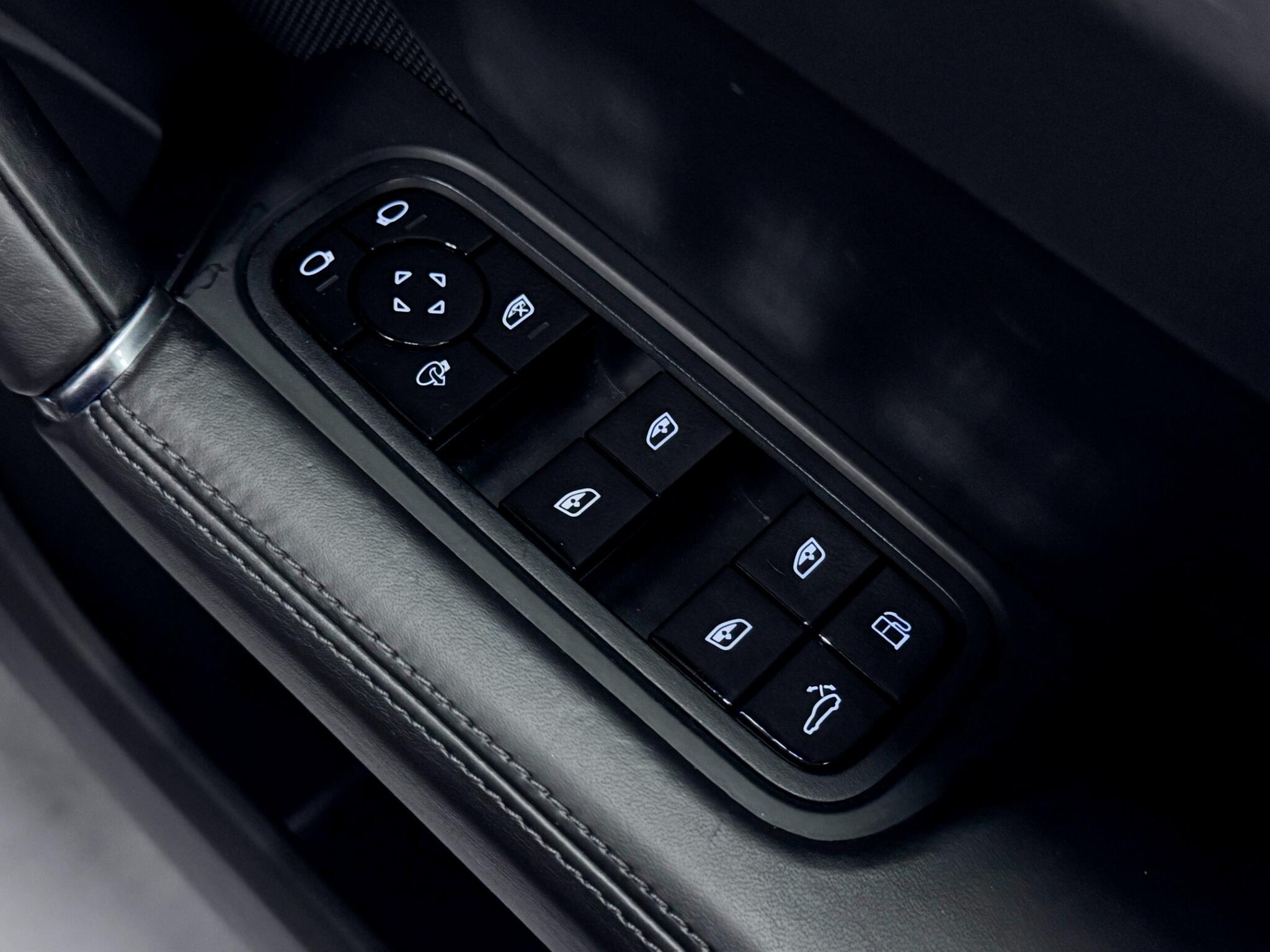 Porsche Cayenne view 17