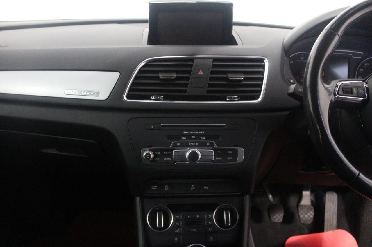 Audi Q3 view 33