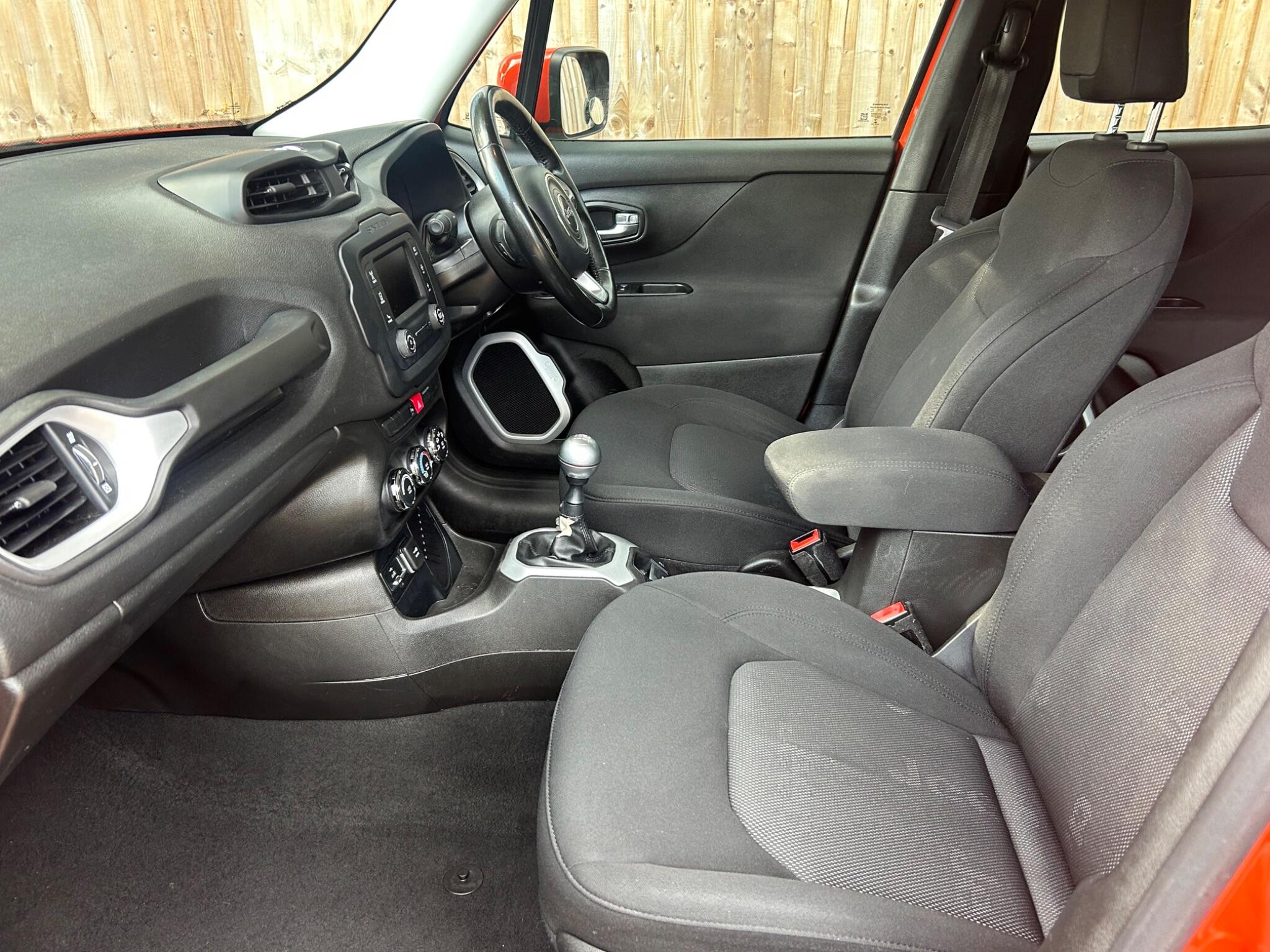 Jeep Renegade view 32