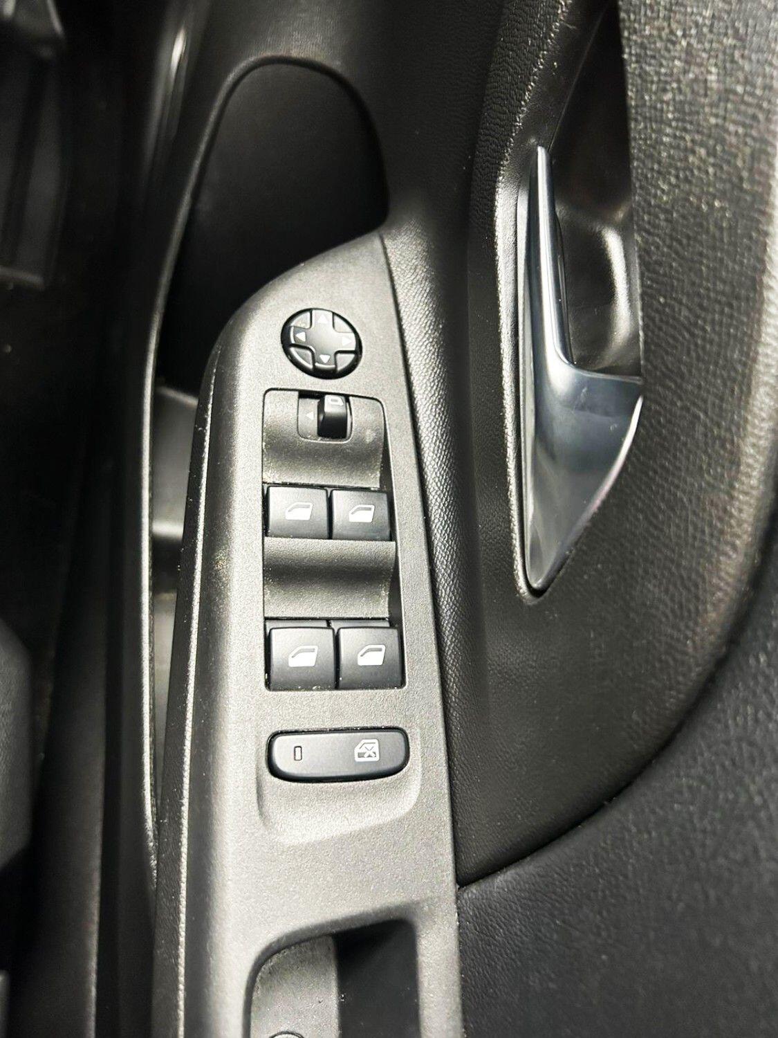 Vauxhall Corsa view 20