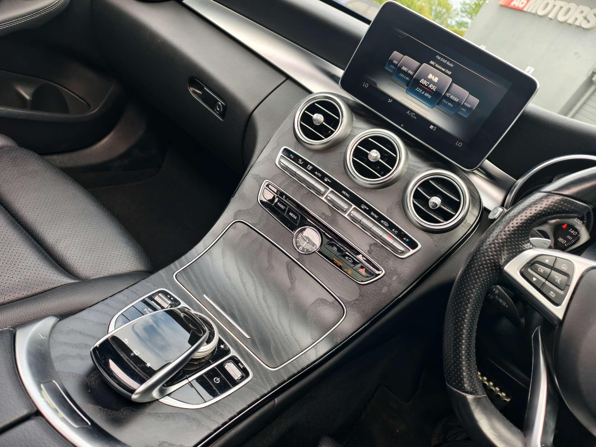 Mercedes-Benz C Class view 28