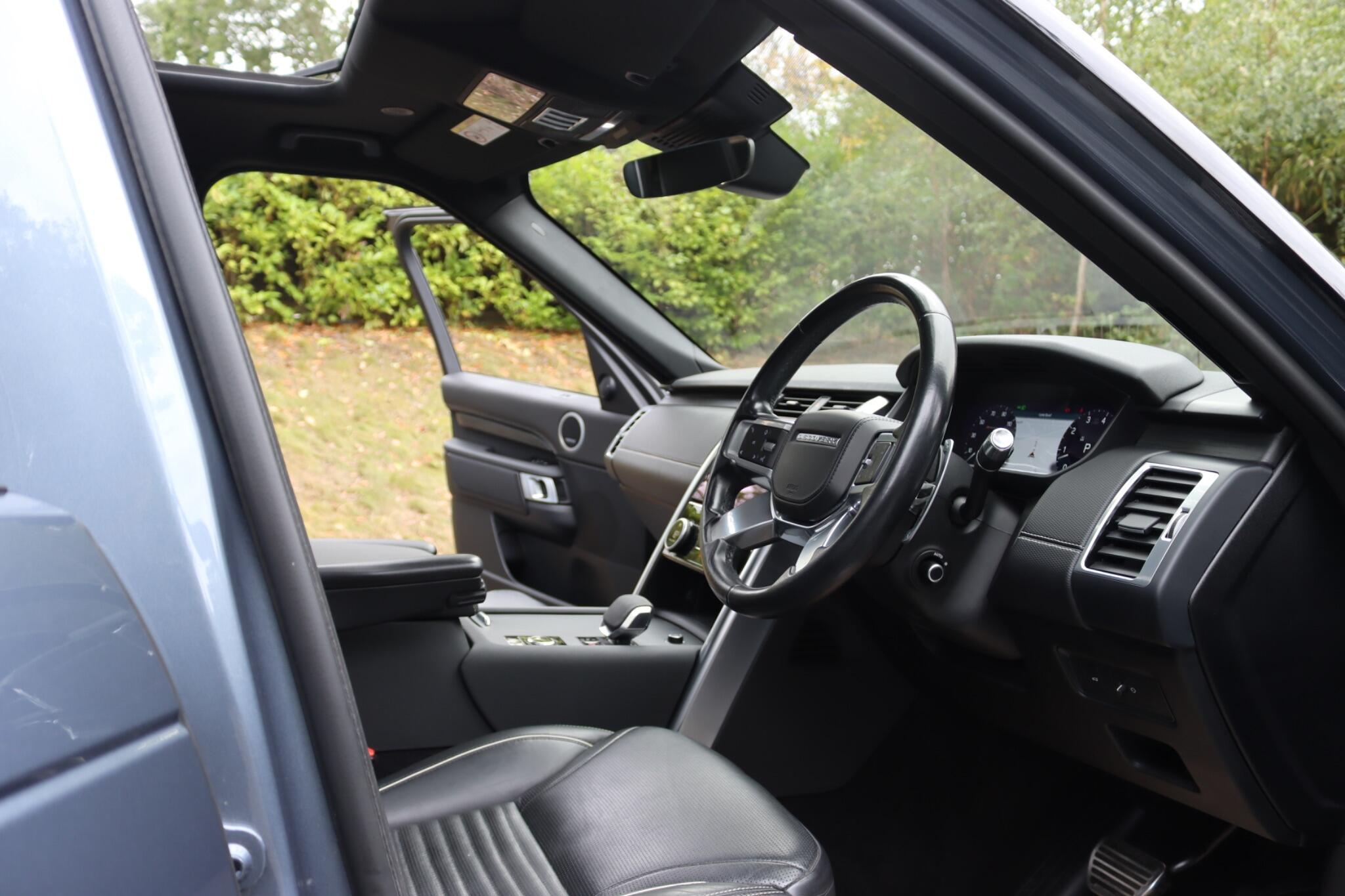 Land Rover Discovery view 28