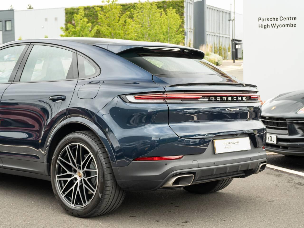 Porsche Cayenne view 8
