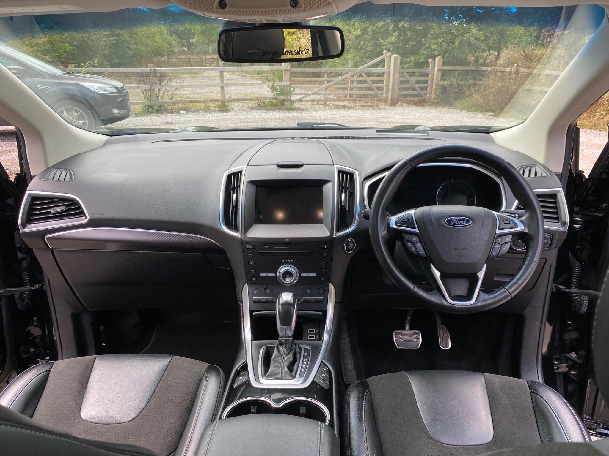Ford Edge view 16