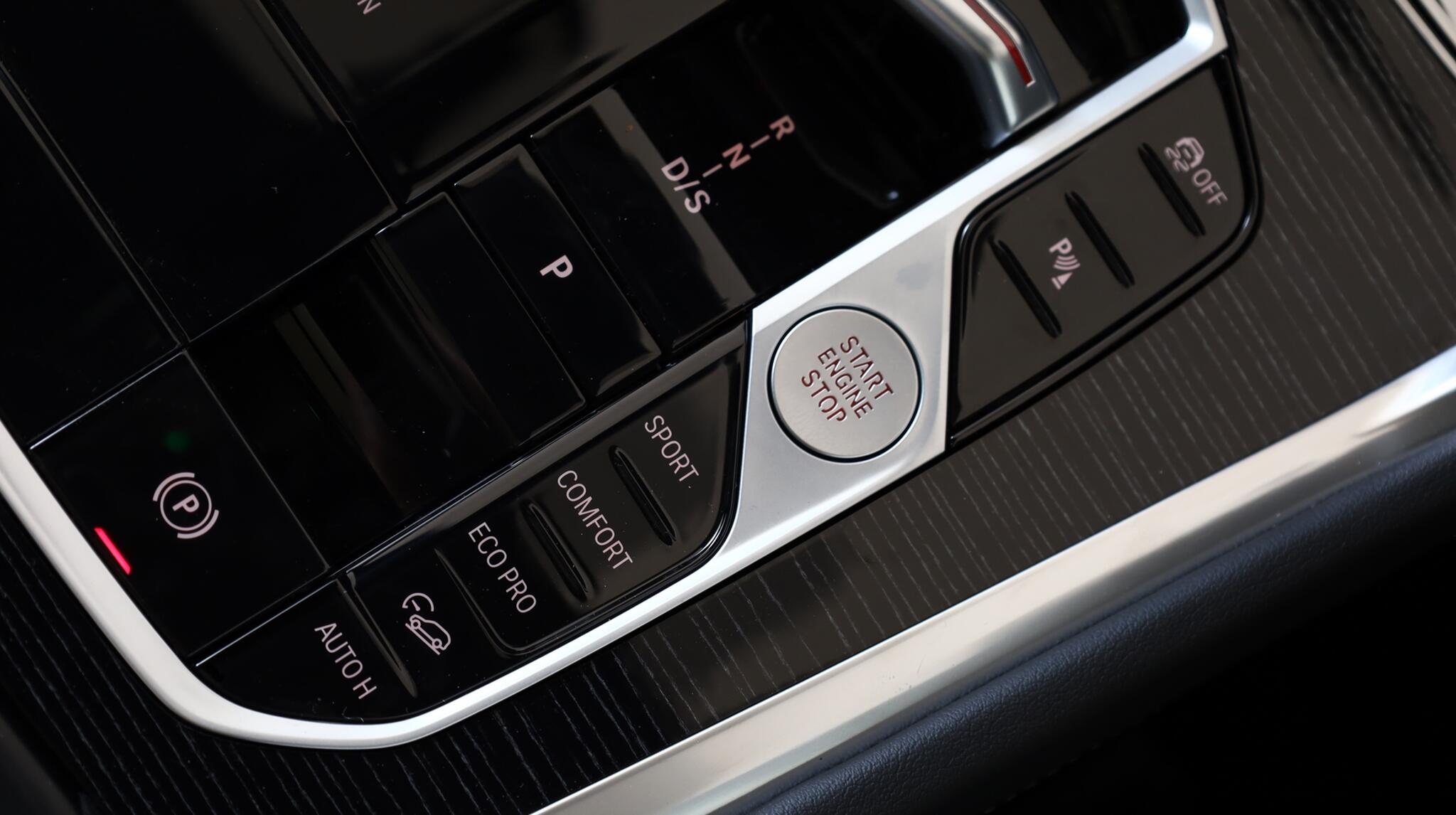 BMW X6 view 19