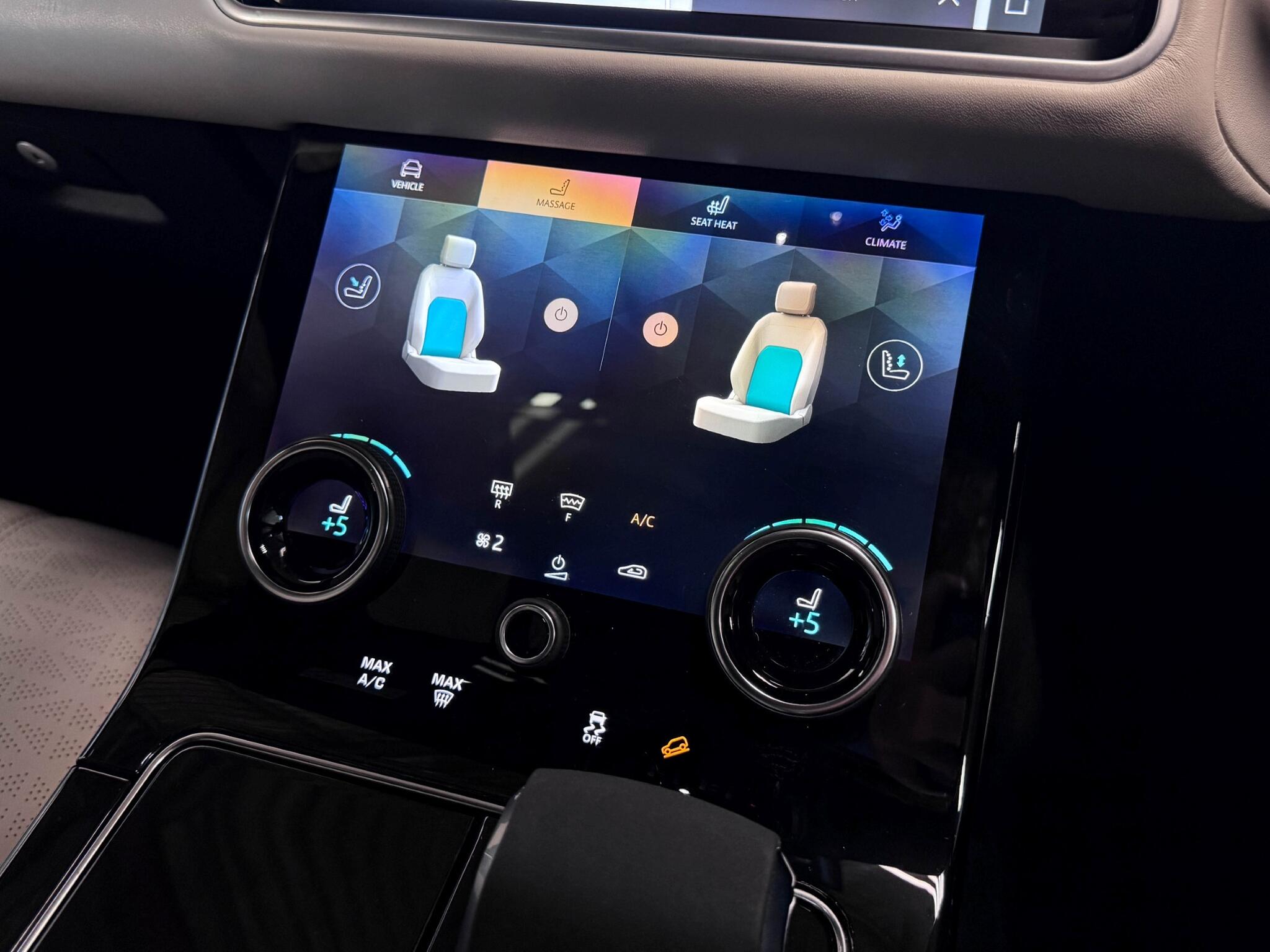 Land Rover Range Rover Velar view 32