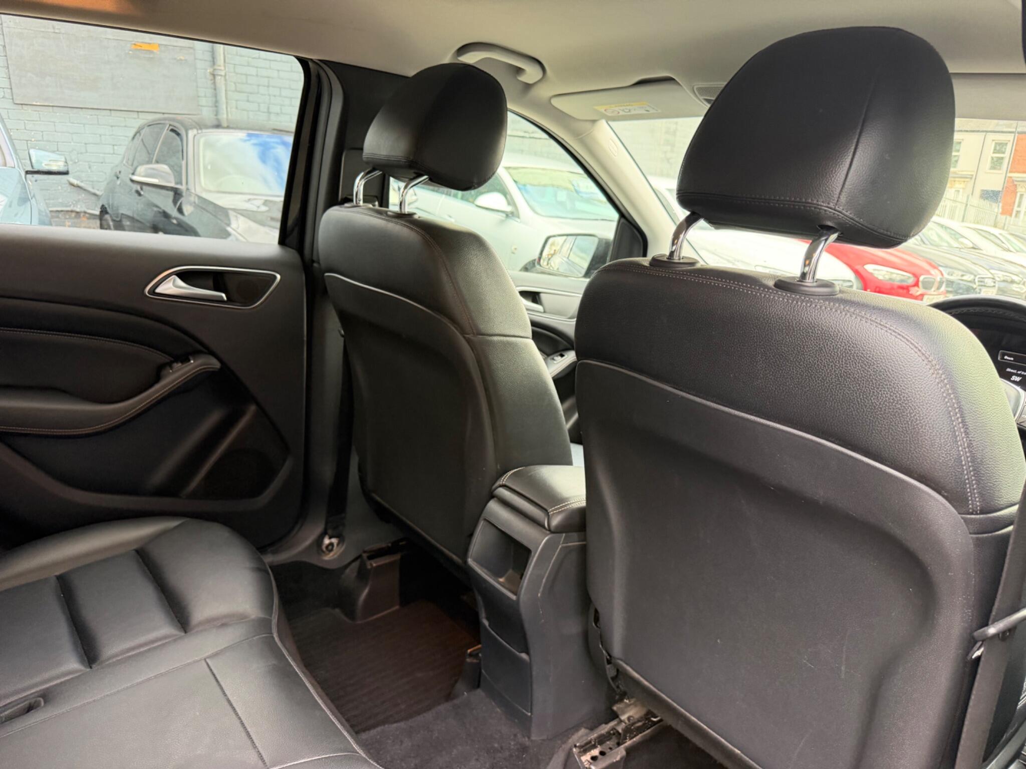 Mercedes-Benz B-Class view 21