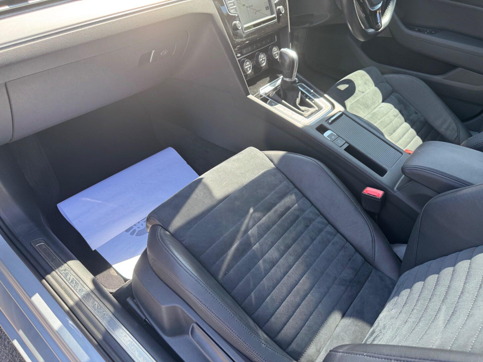 Volkswagen Passat view 44