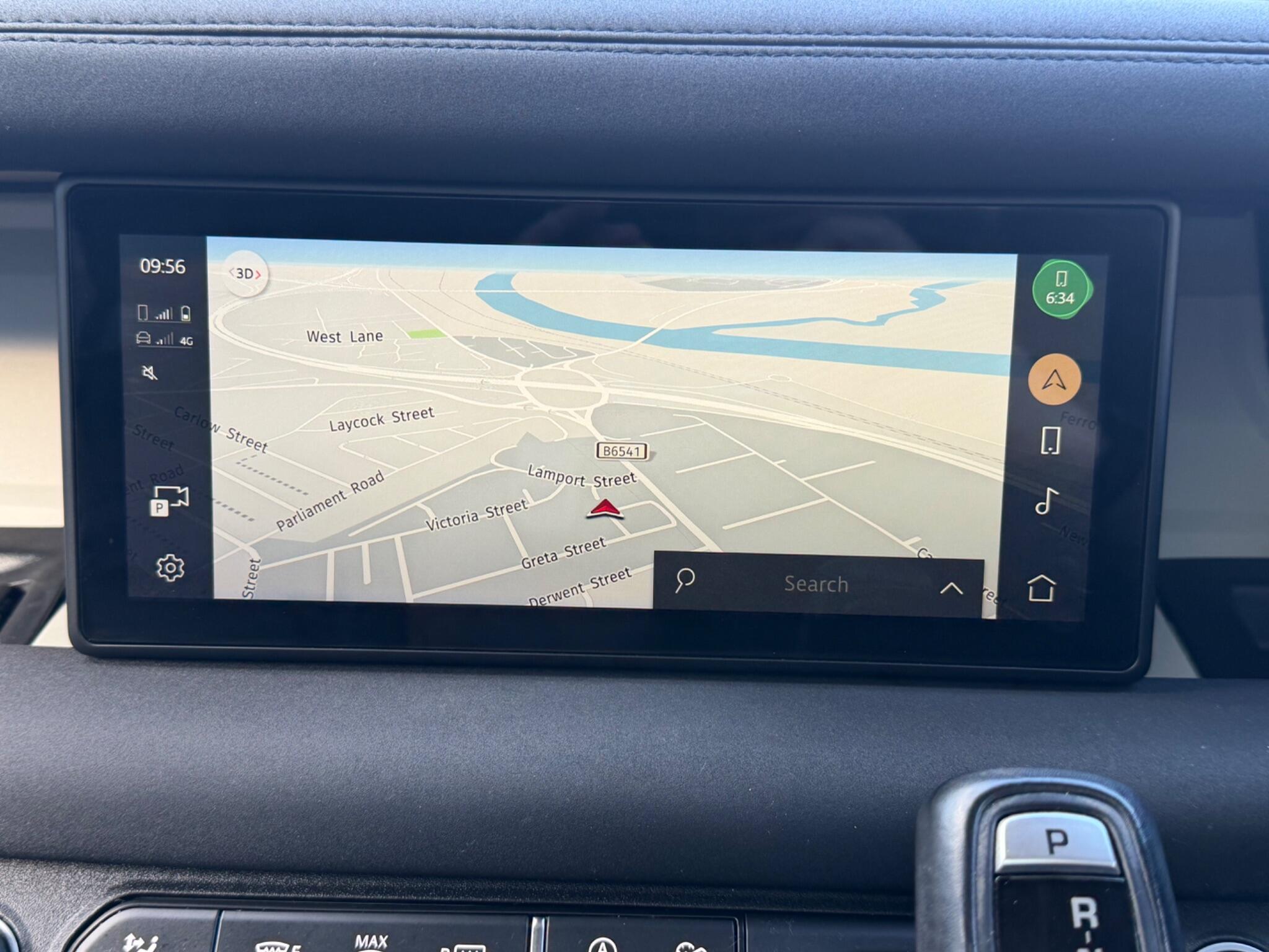 Land Rover Defender view 20