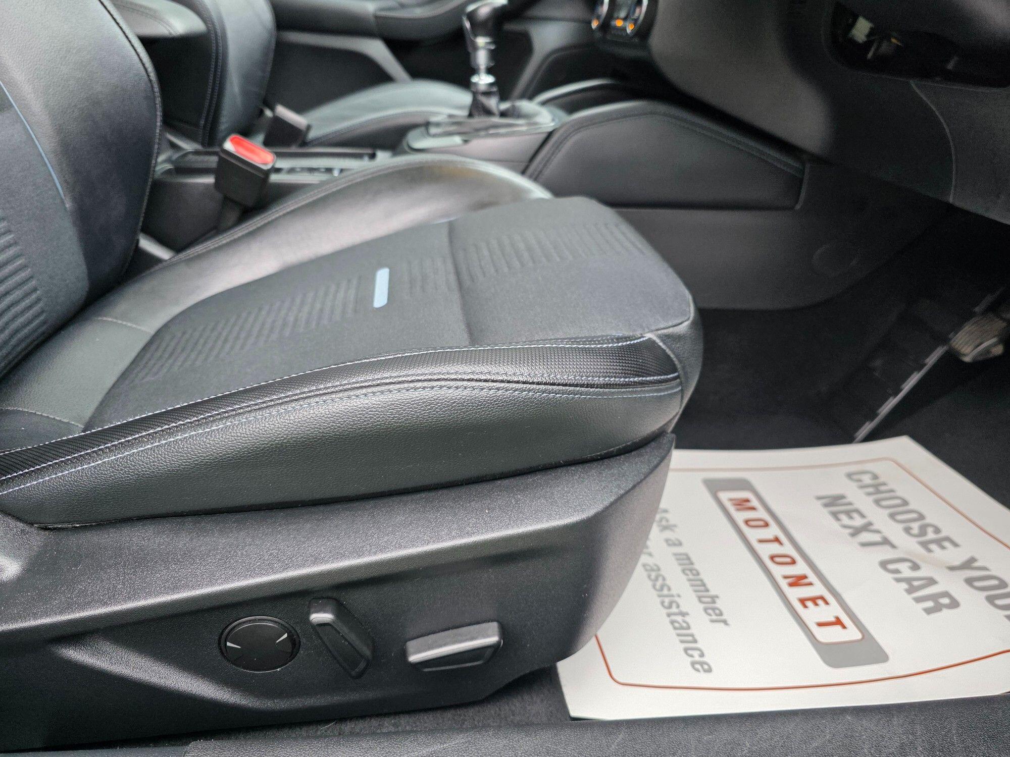 Ford Focus view 40