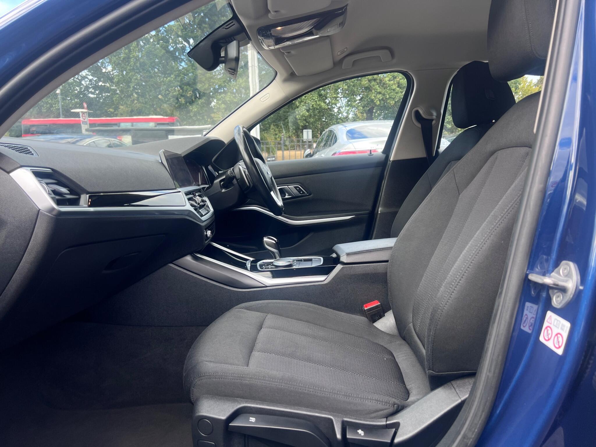 BMW 3 Series view 34