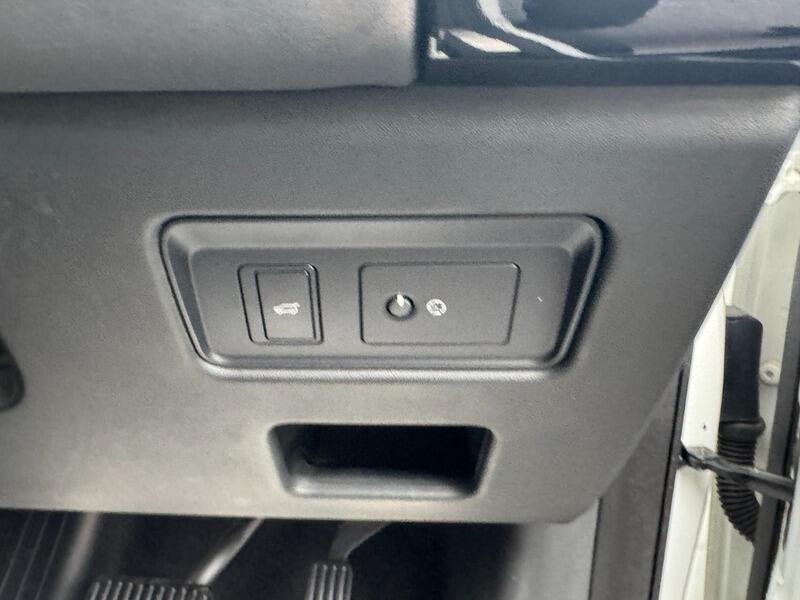 Land Rover Discovery view 49