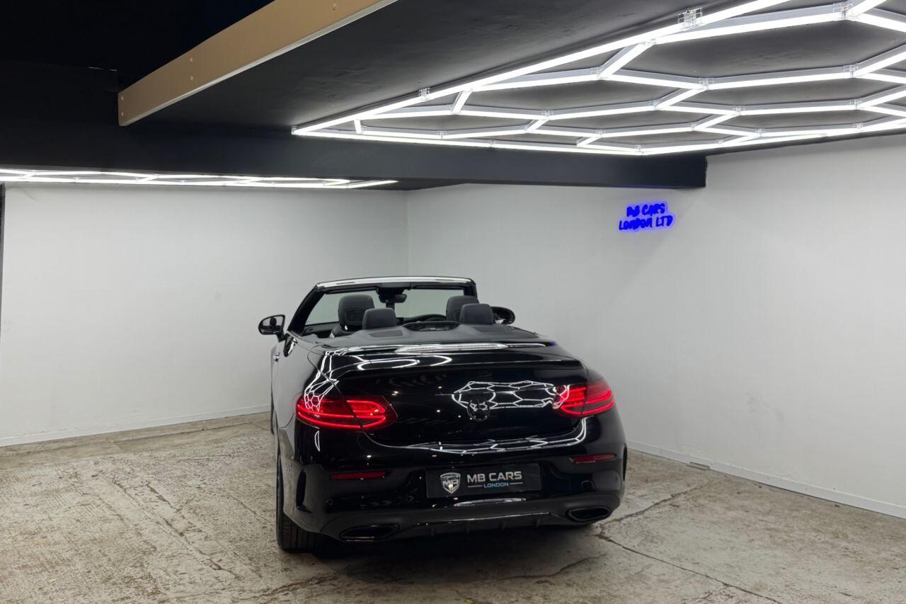 Mercedes-Benz C-Class view 32