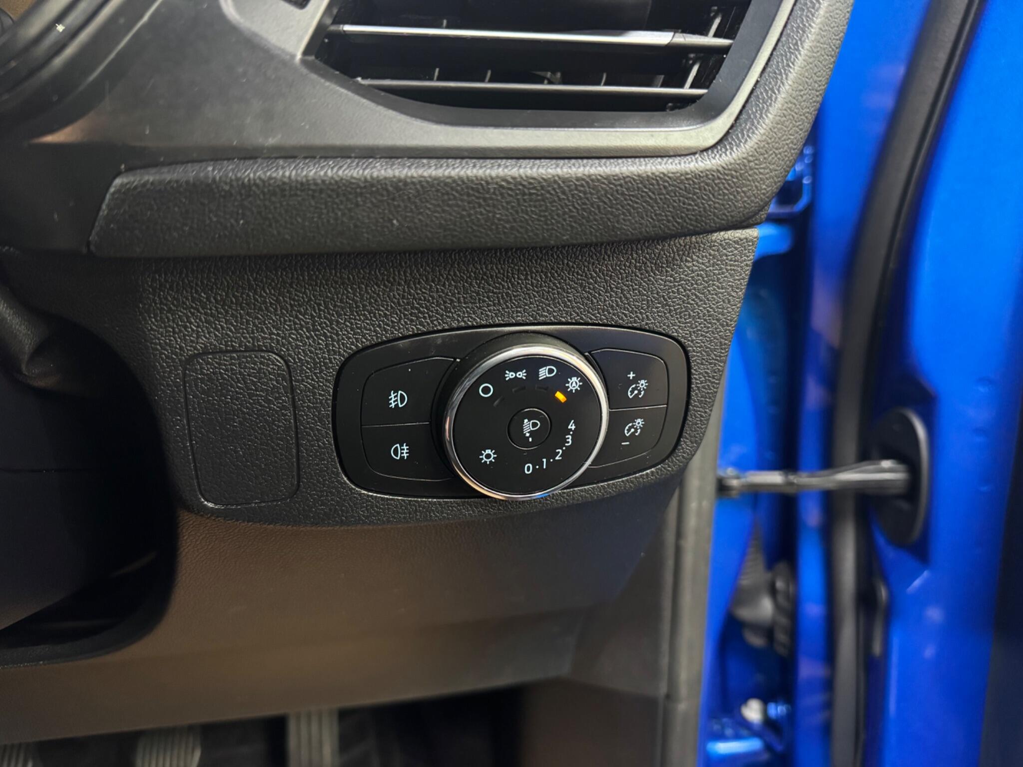 Ford Focus view 29
