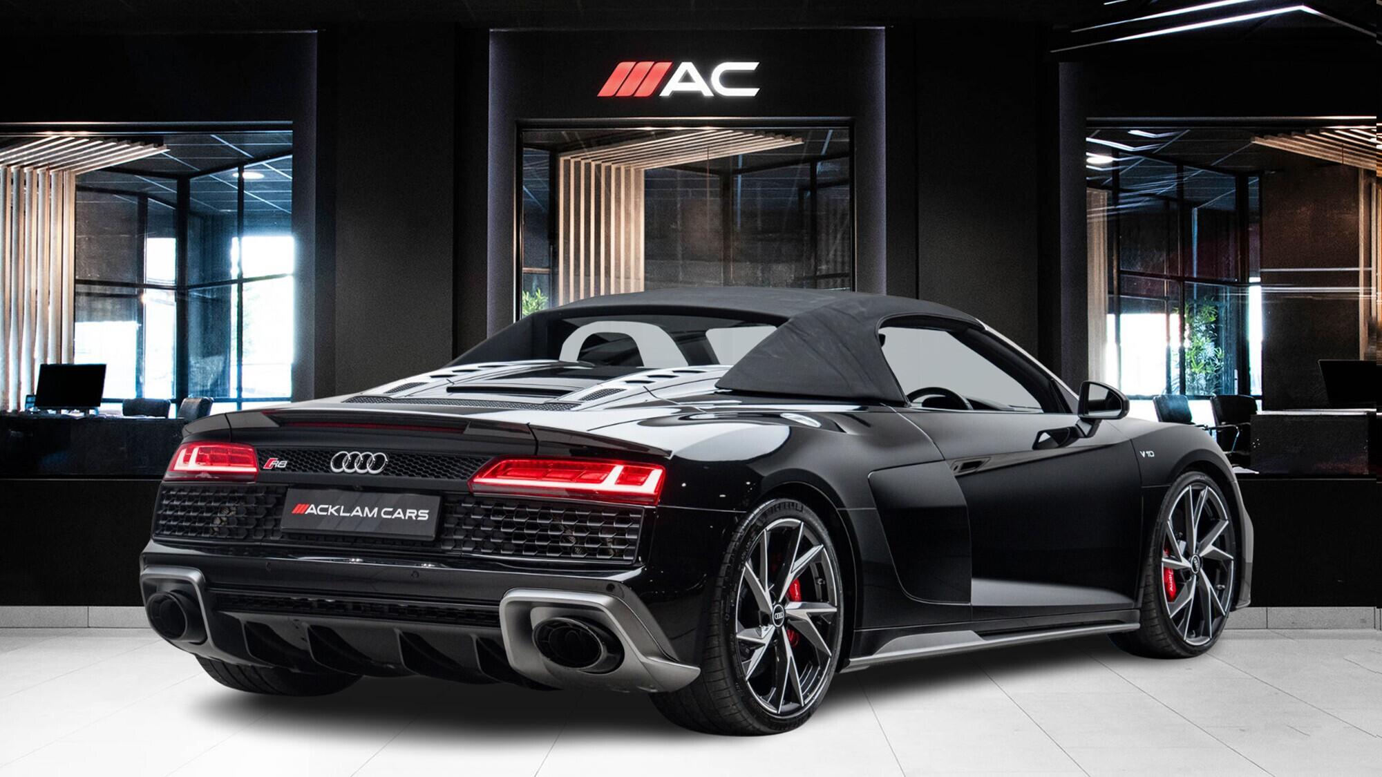 Audi R8 view 6