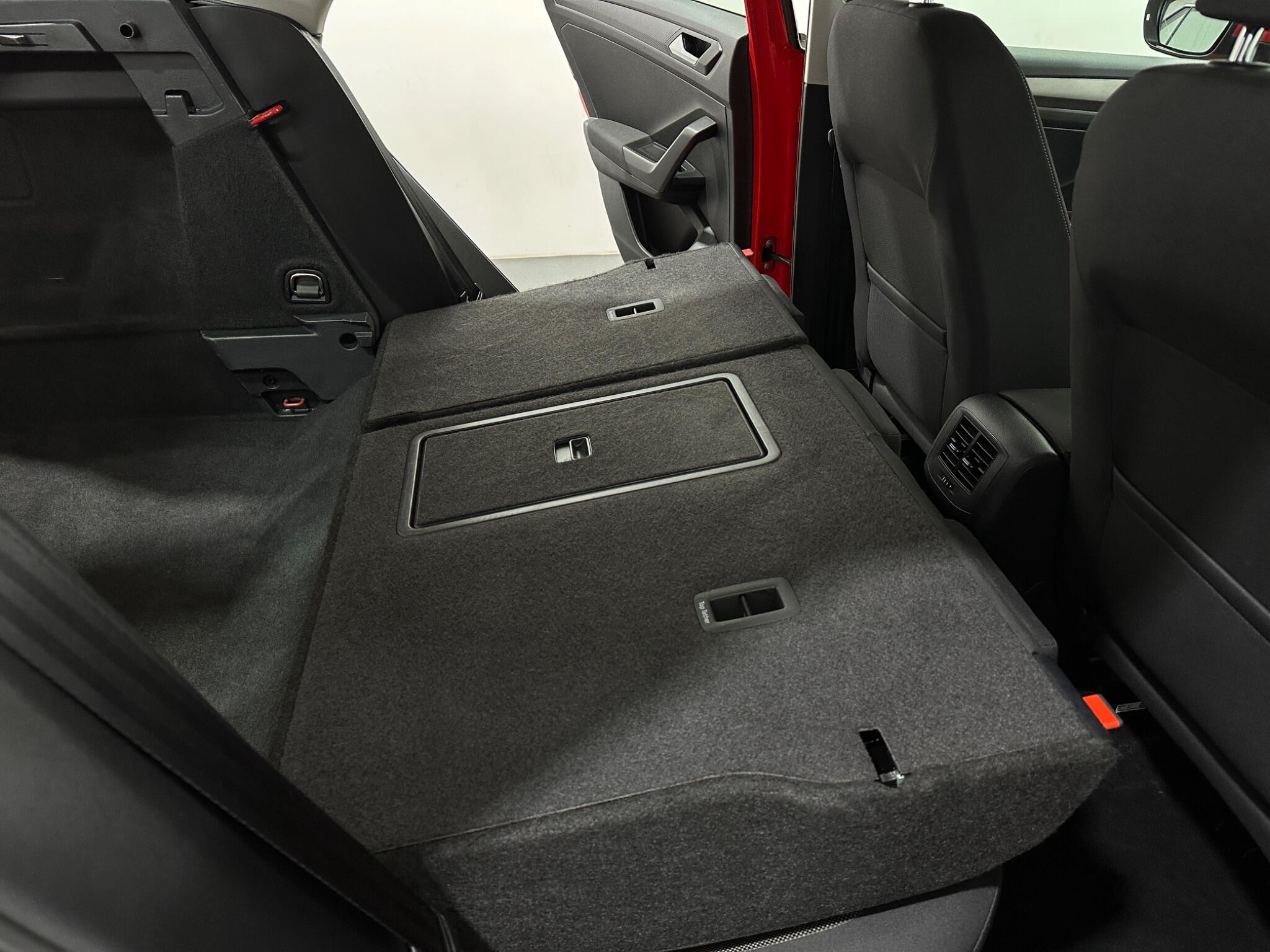 Volkswagen T-Roc view 44
