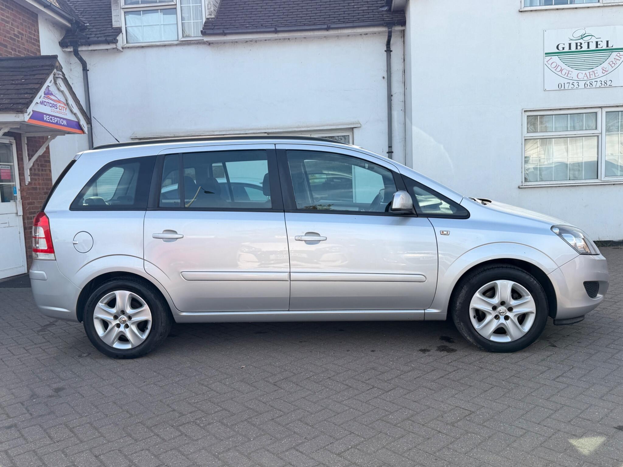 Vauxhall Zafira view 6