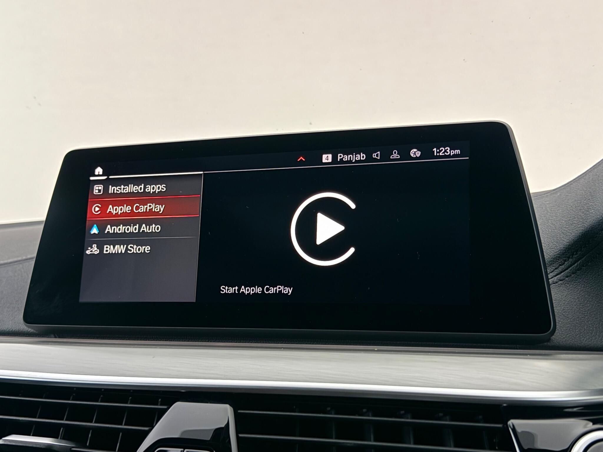 BMW 5 Series view 28