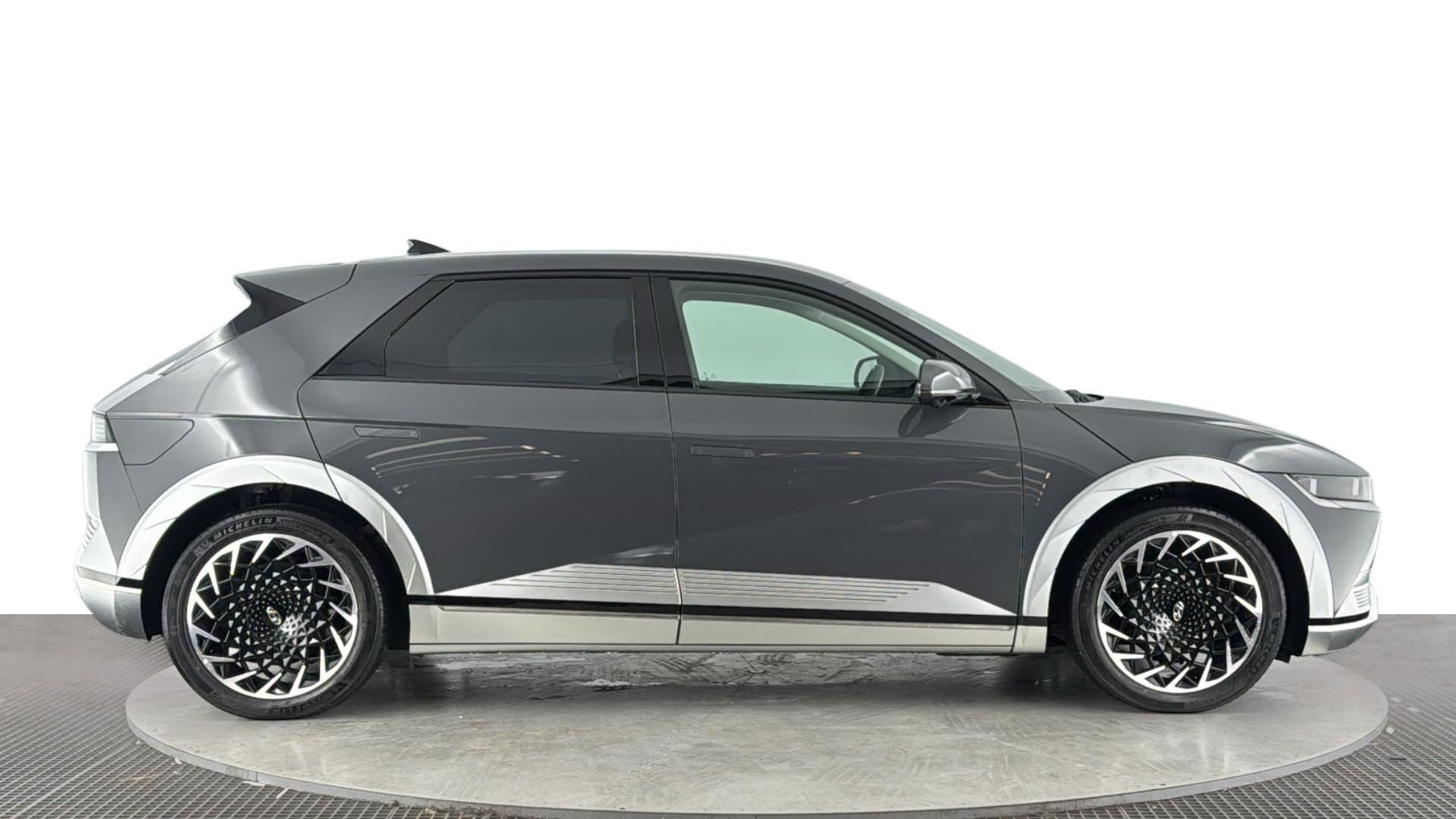 Hyundai Ioniq 5 view 3