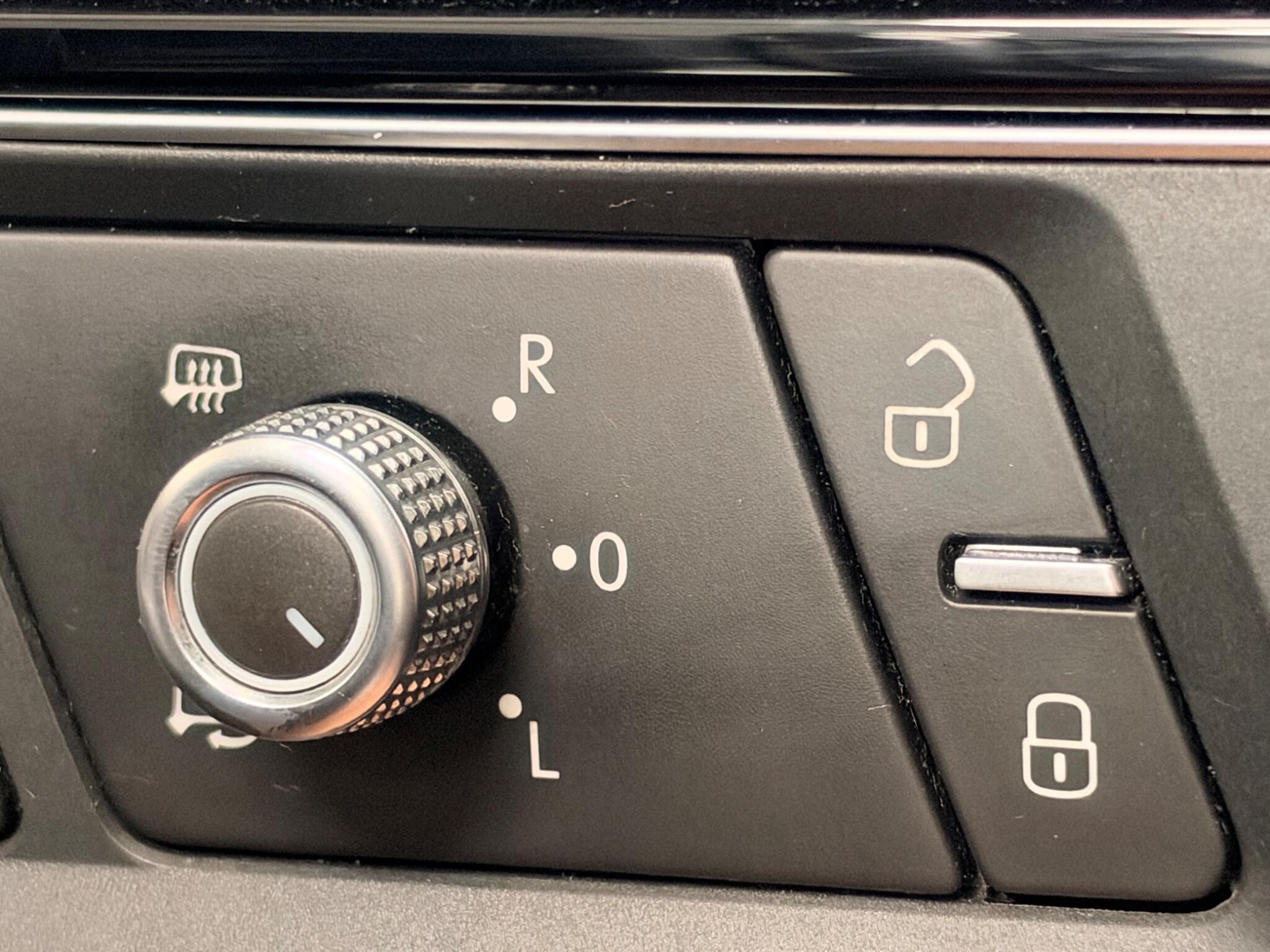 Volkswagen Touareg view 36