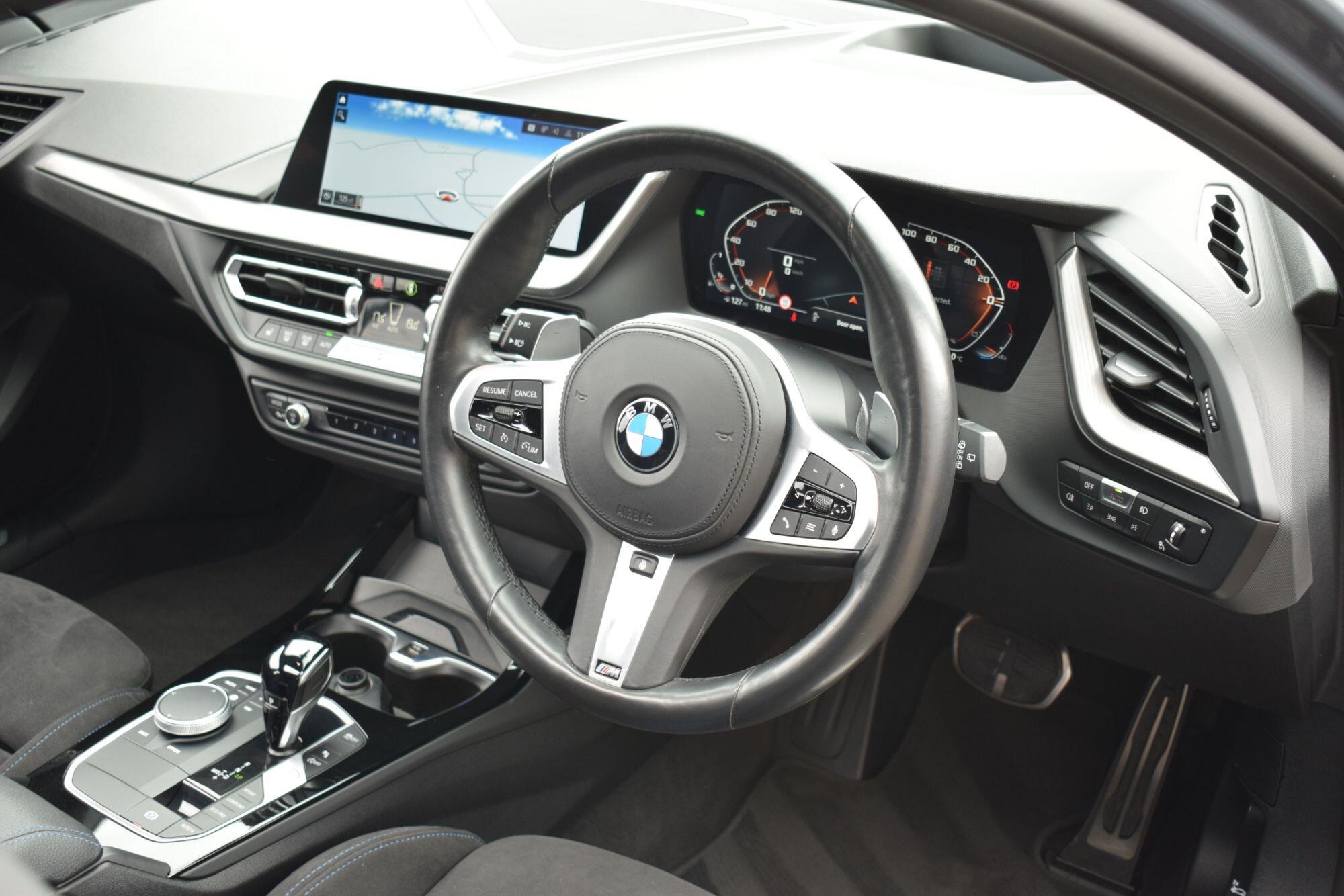 BMW 1 Series view 15
