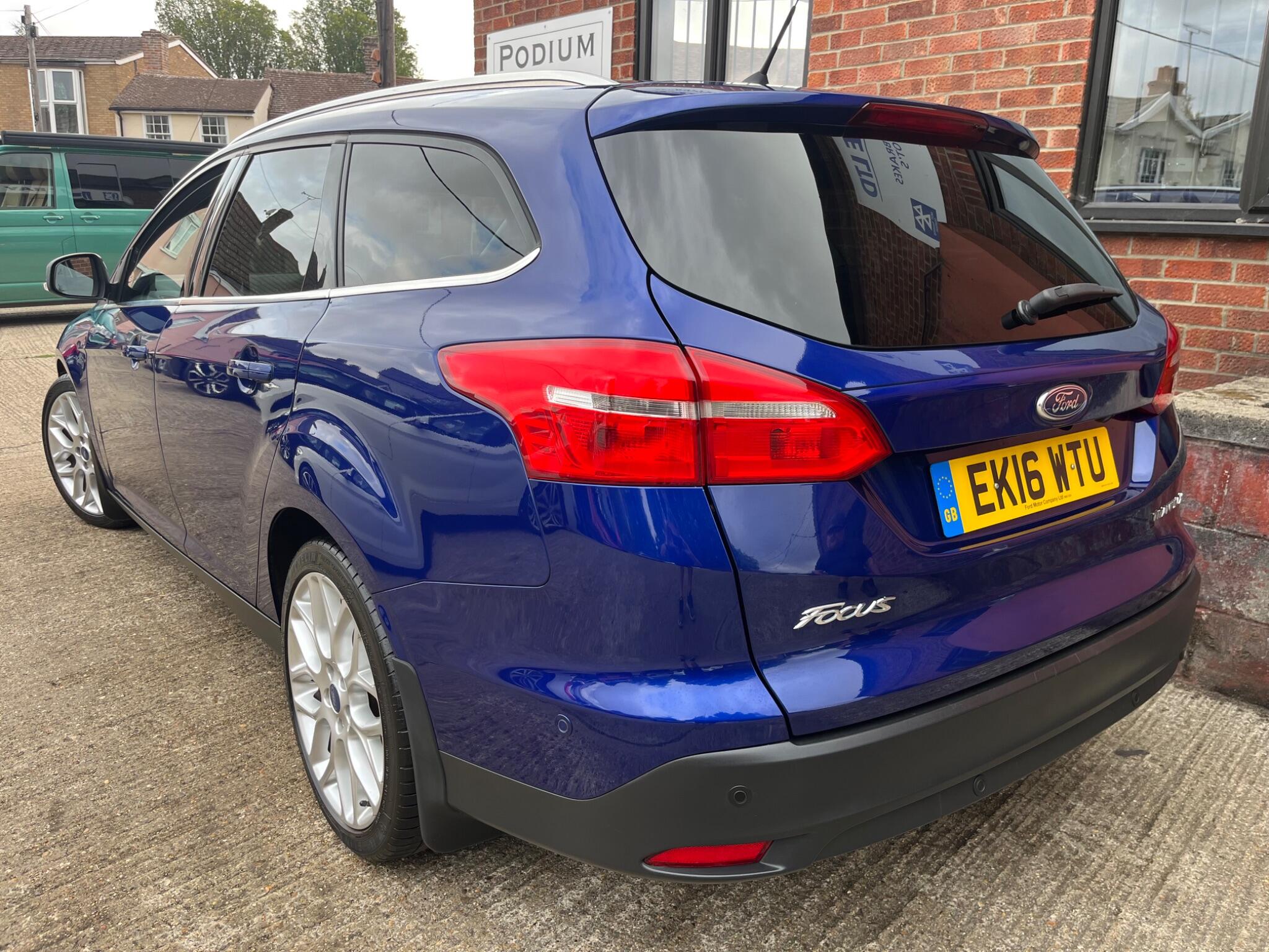 Ford Focus view 86