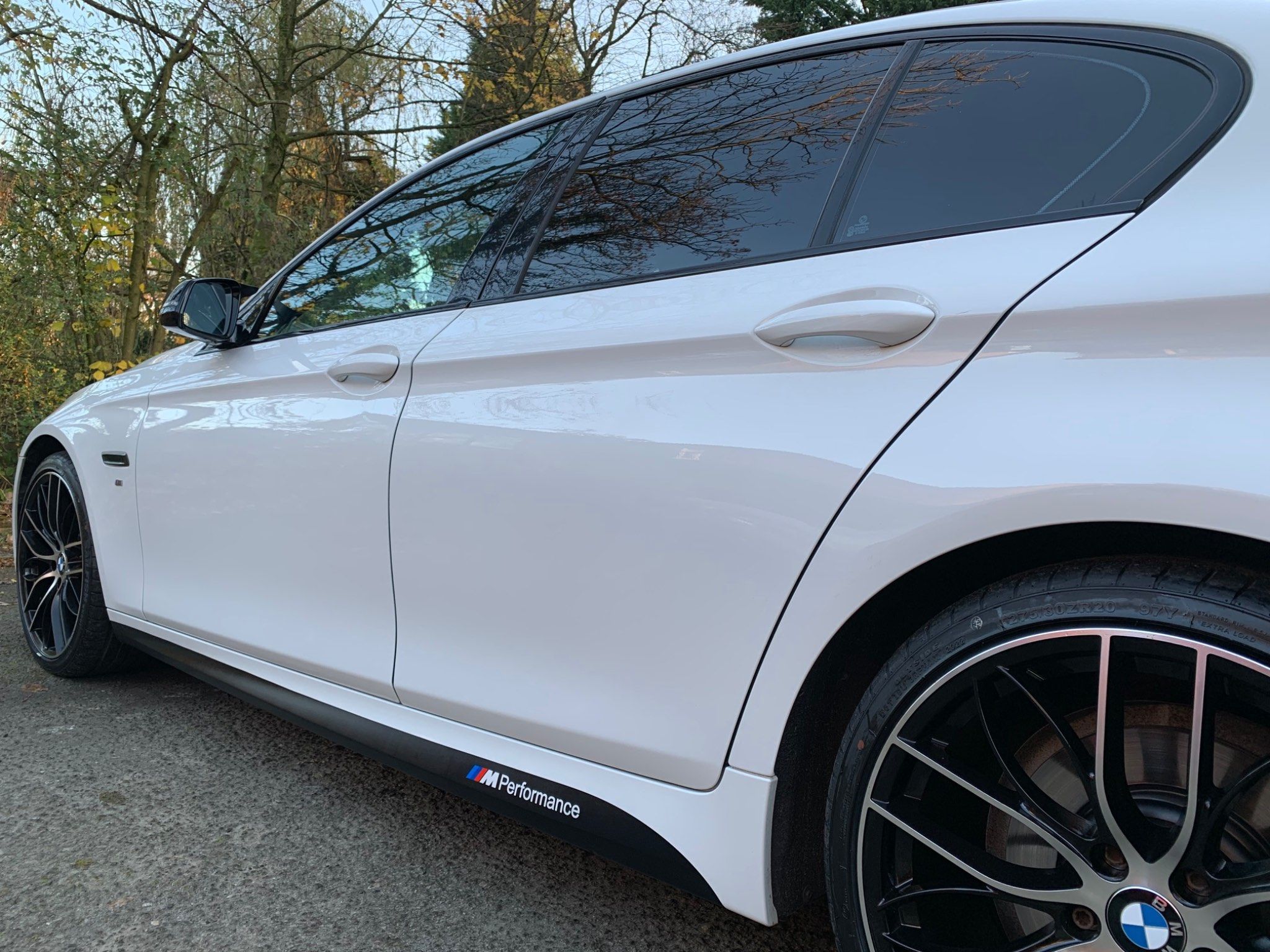 BMW 5 Series view 15