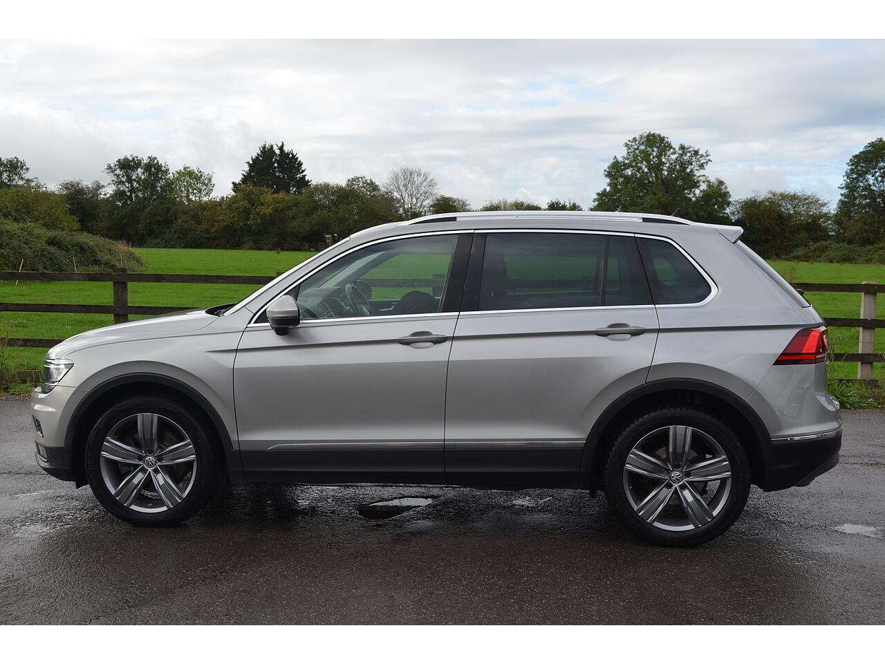 Volkswagen Tiguan view 6