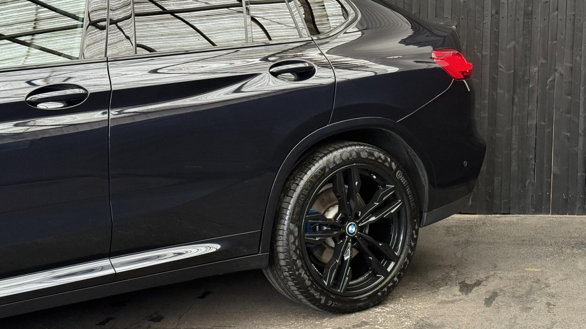 BMW X4 view 9