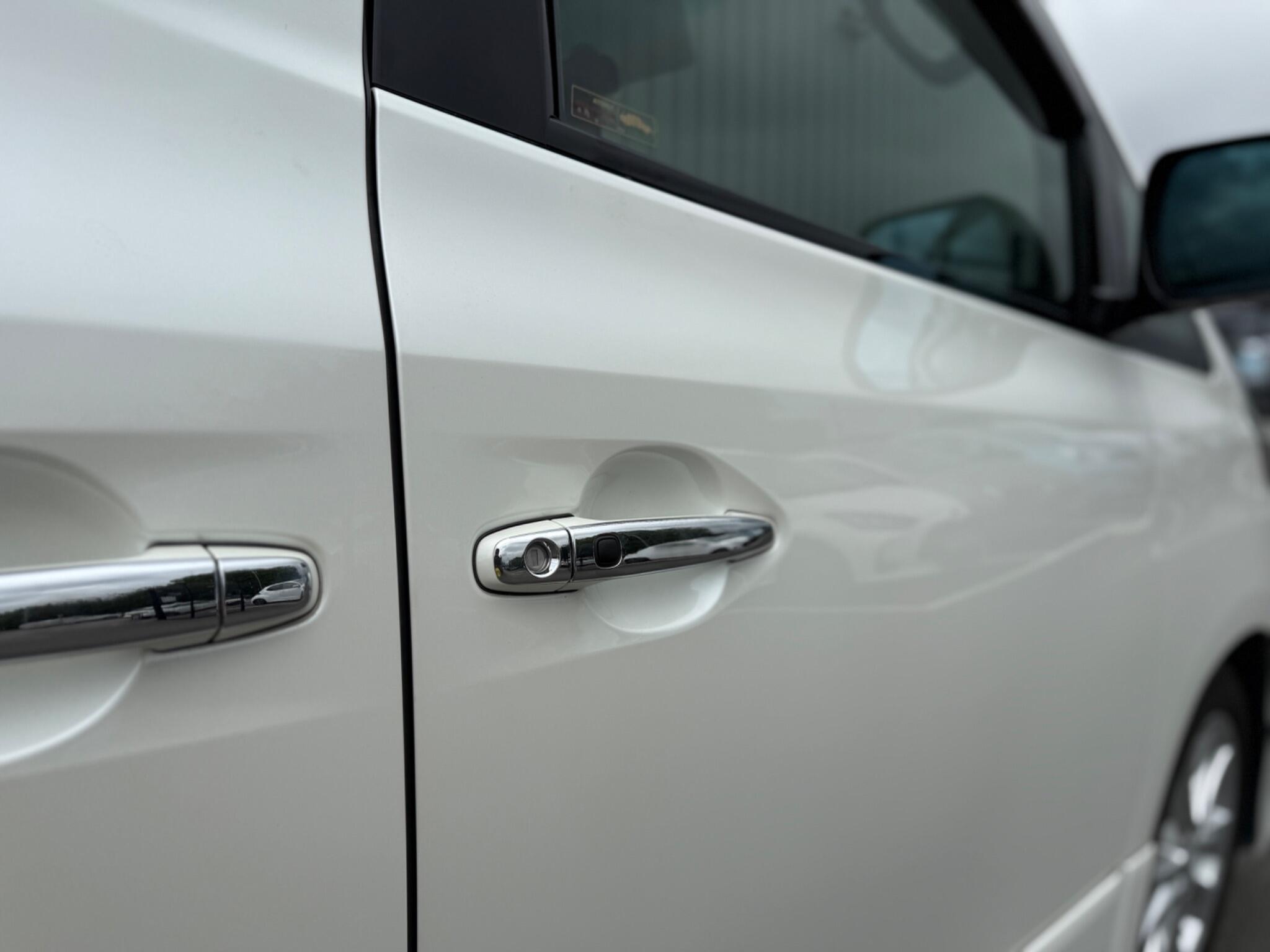 Toyota Vellfire view 37