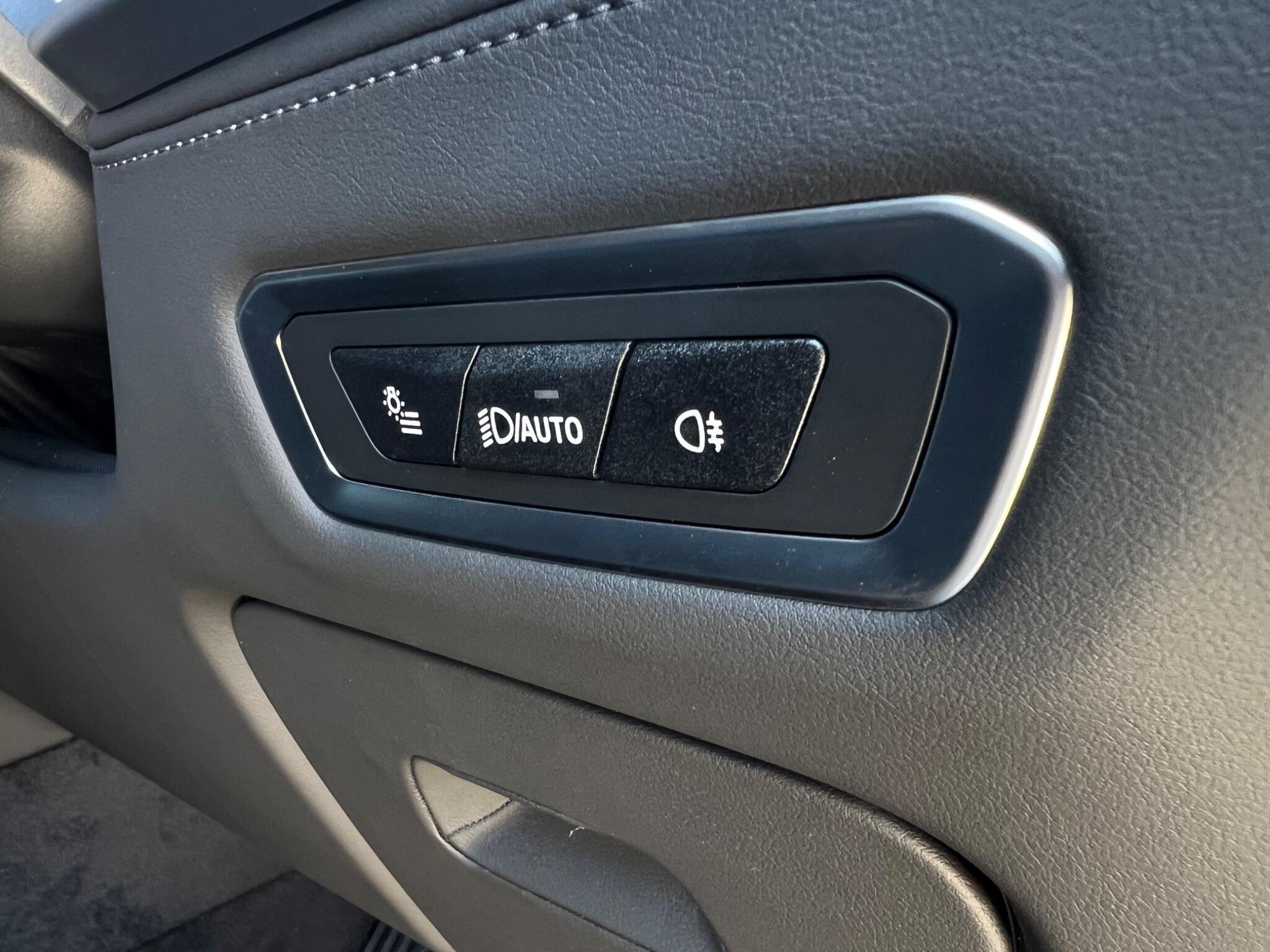BMW XM view 60
