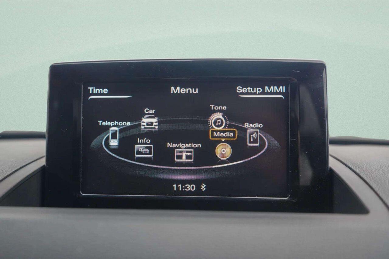 Audi Q3 view 30