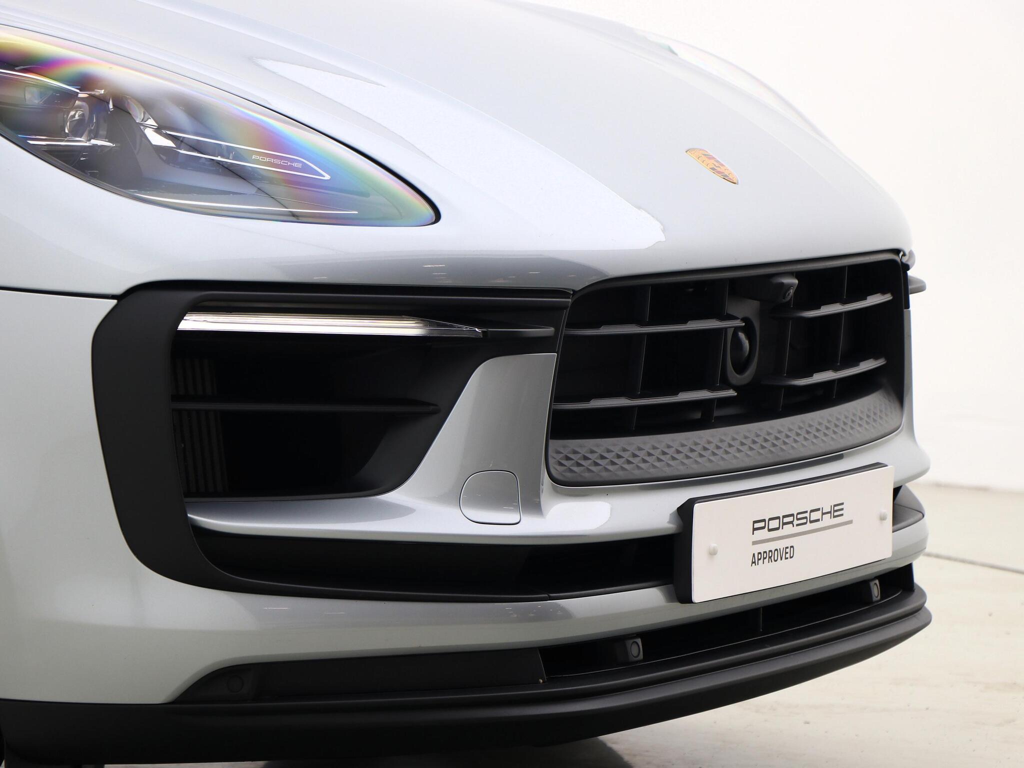 Porsche Macan view 10